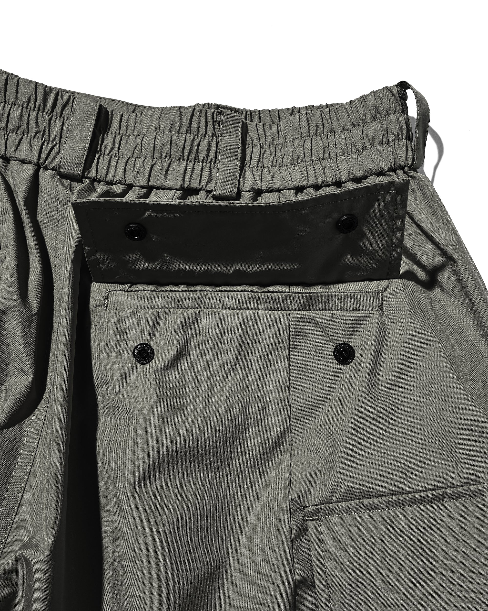 +PHENIX WINDSTOPPER® BY GORE-TEX LABS CITY MEGA POCKET BALLOON CARGO HALF PANTS (ASPHALT GRAY)