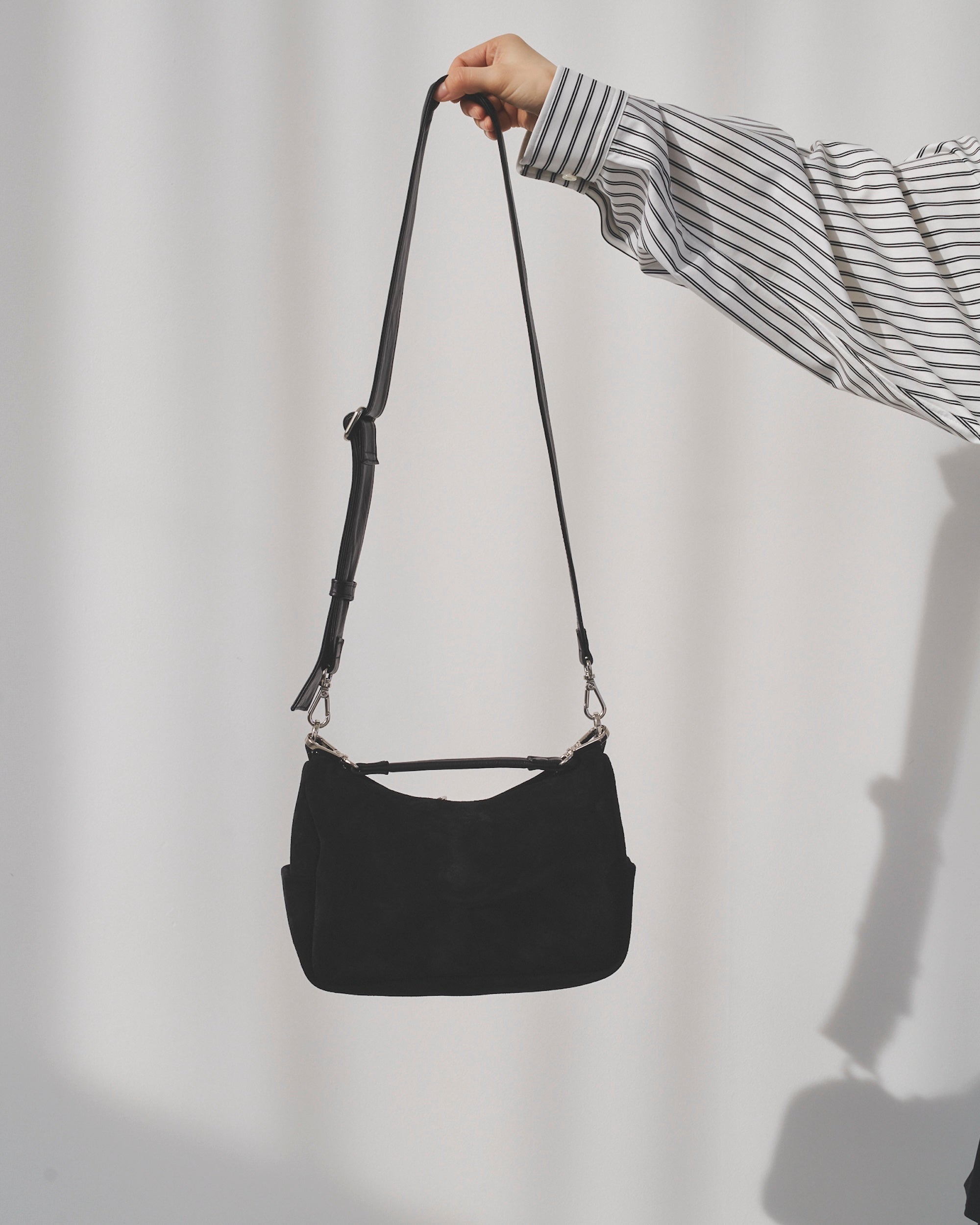 SUEDE DAYOFF BAG MINI (BLACK)