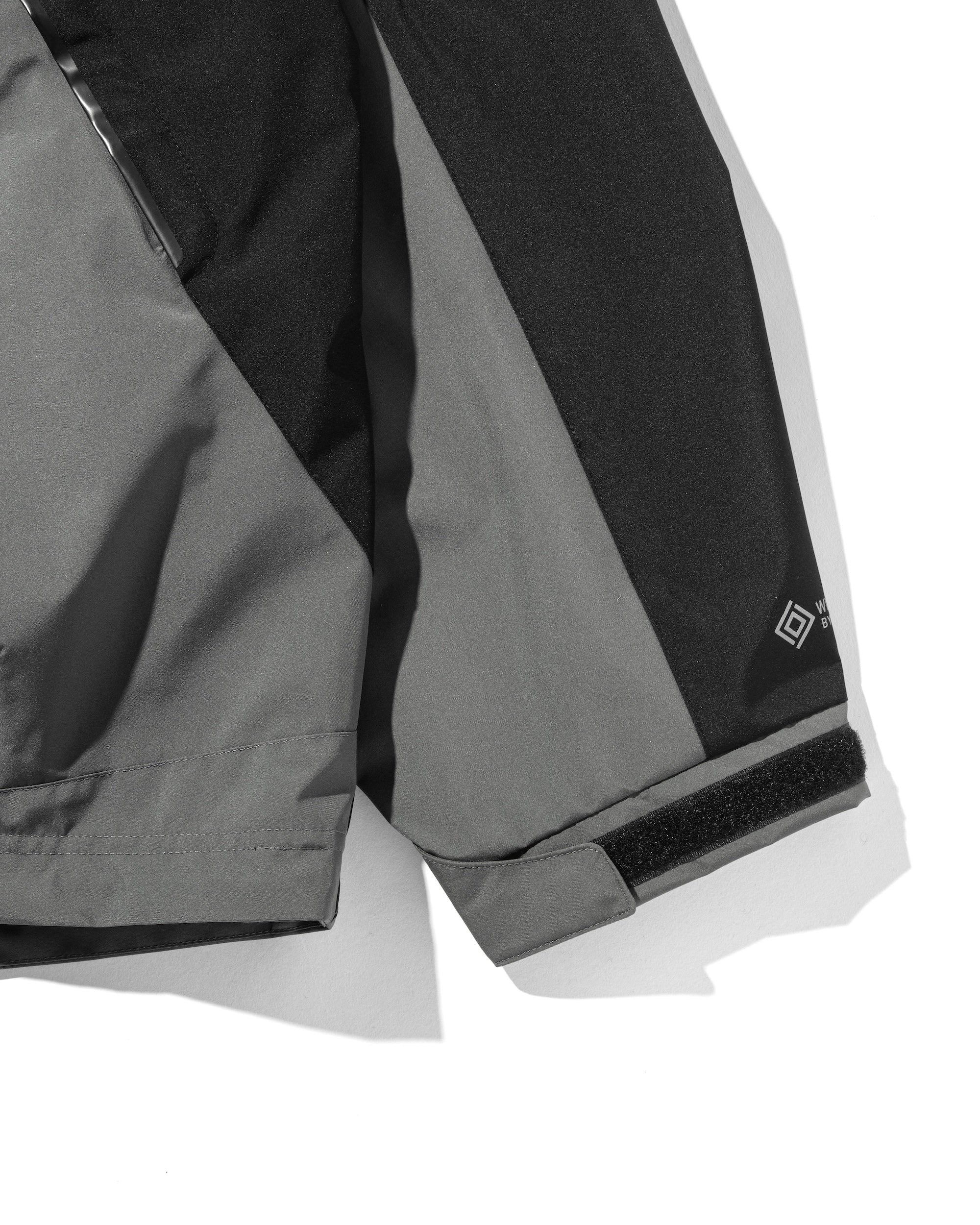【9.3 WED 20:00- IN STOCK】+phenix WINDSTOPPER® by GORE-TEX LABS CITY MOUNTAIN PARKA (GRAPHAITE GRAY×BLACK)