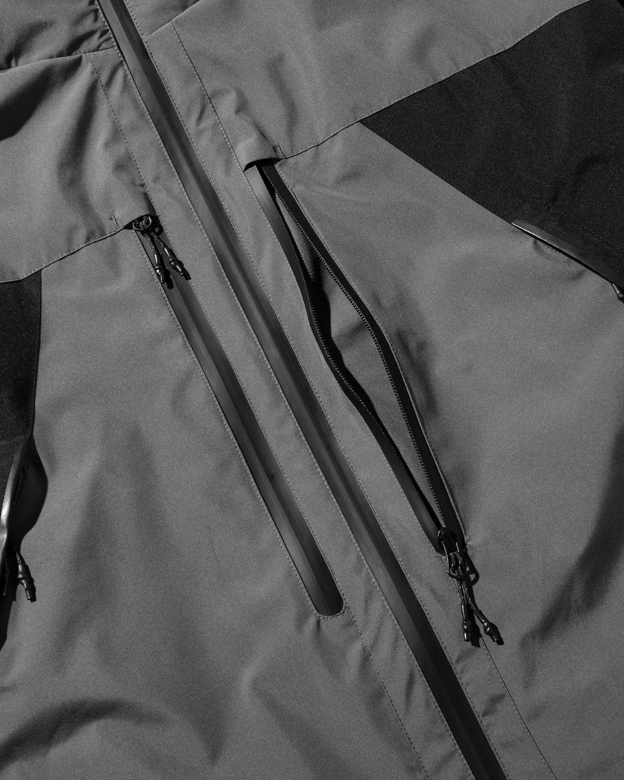 【9.3 WED 20:00- IN STOCK】+phenix WINDSTOPPER® by GORE-TEX LABS CITY MOUNTAIN PARKA (GRAPHAITE GRAY×BLACK)