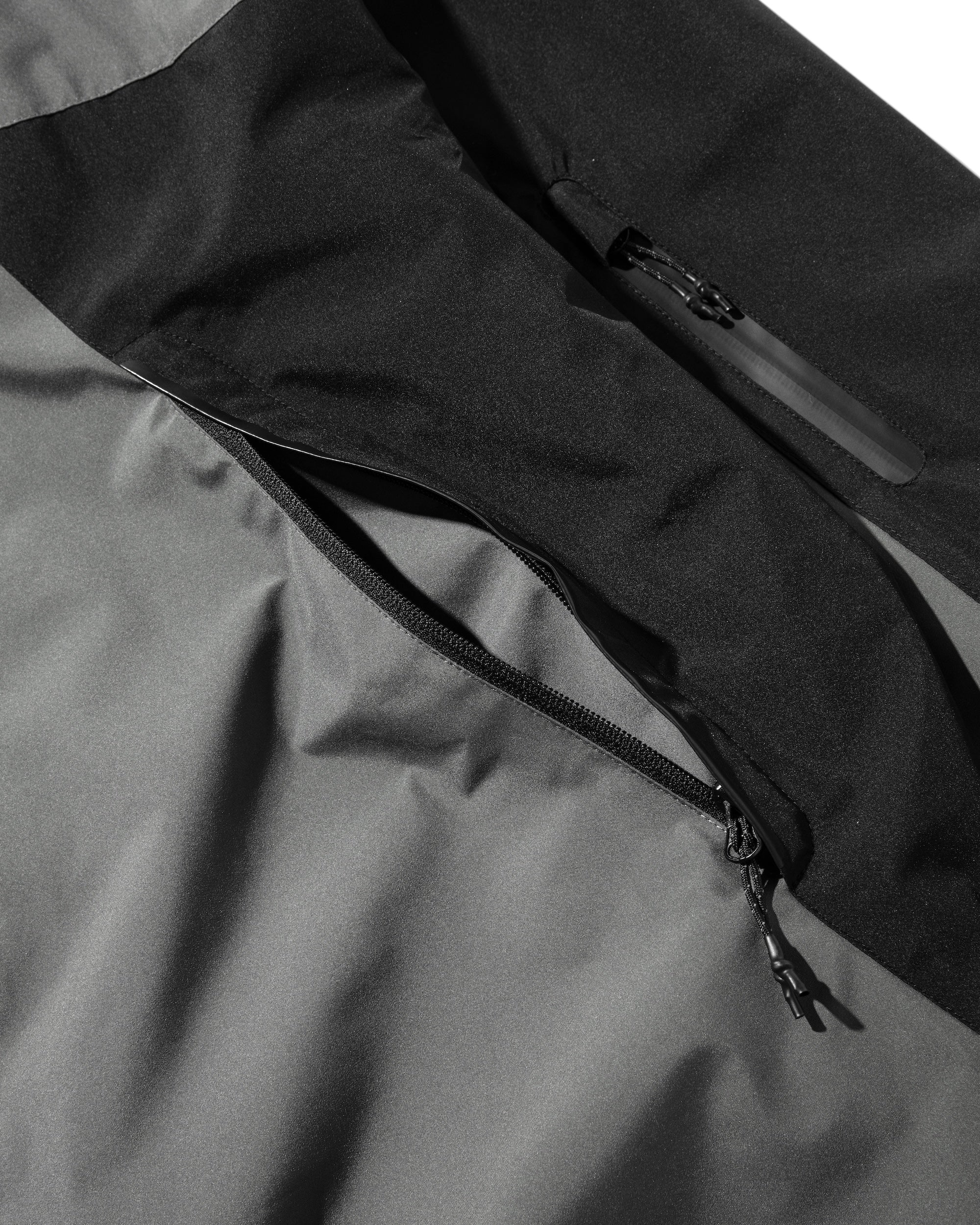 【9.3 WED 20:00- IN STOCK】+phenix WINDSTOPPER® by GORE-TEX LABS CITY MOUNTAIN PARKA (GRAPHAITE GRAY×BLACK)