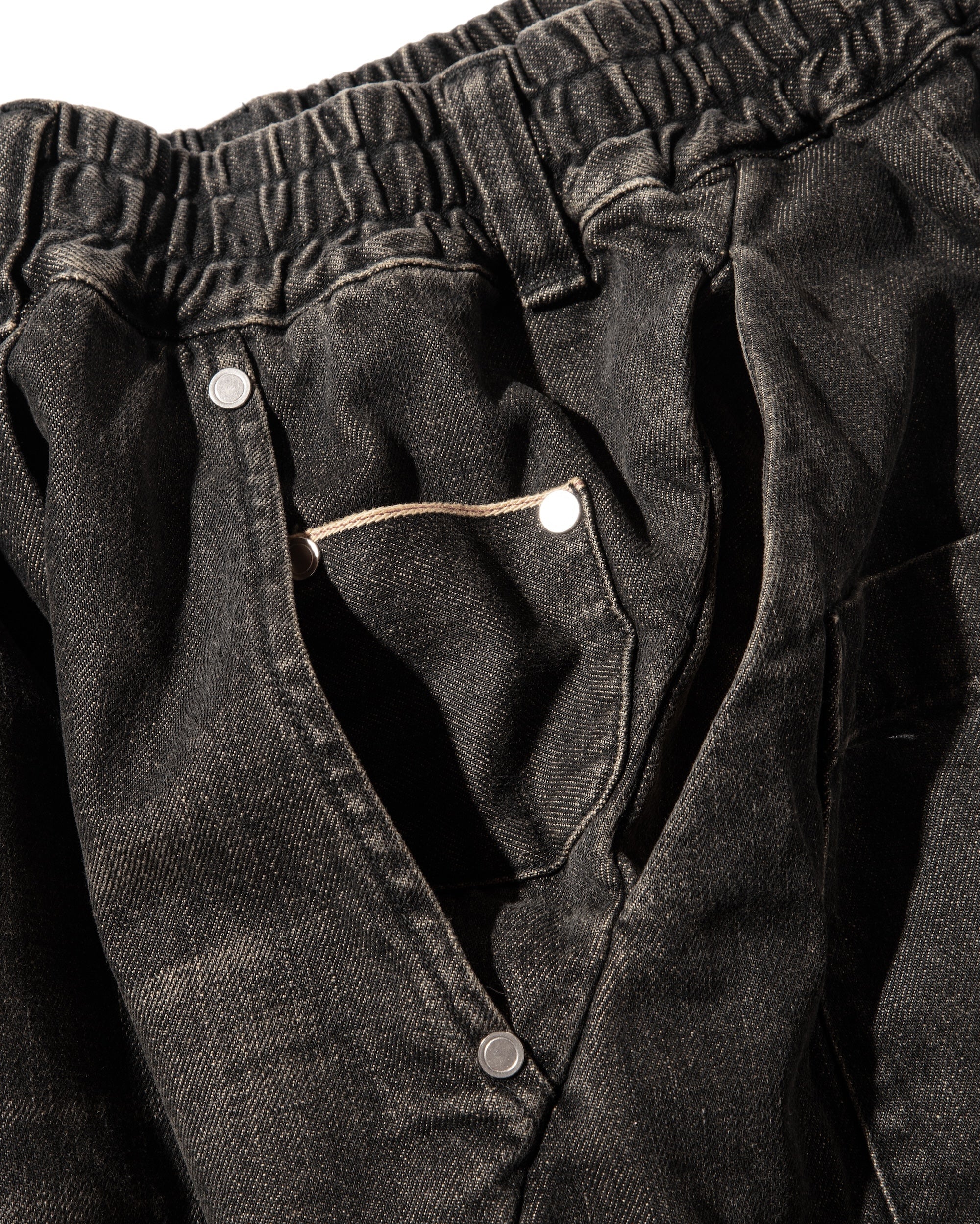VINTAGE DYED SELVEDGE DENIM MASSIVE TWISTED PANTS (VINTAGE BLACK)