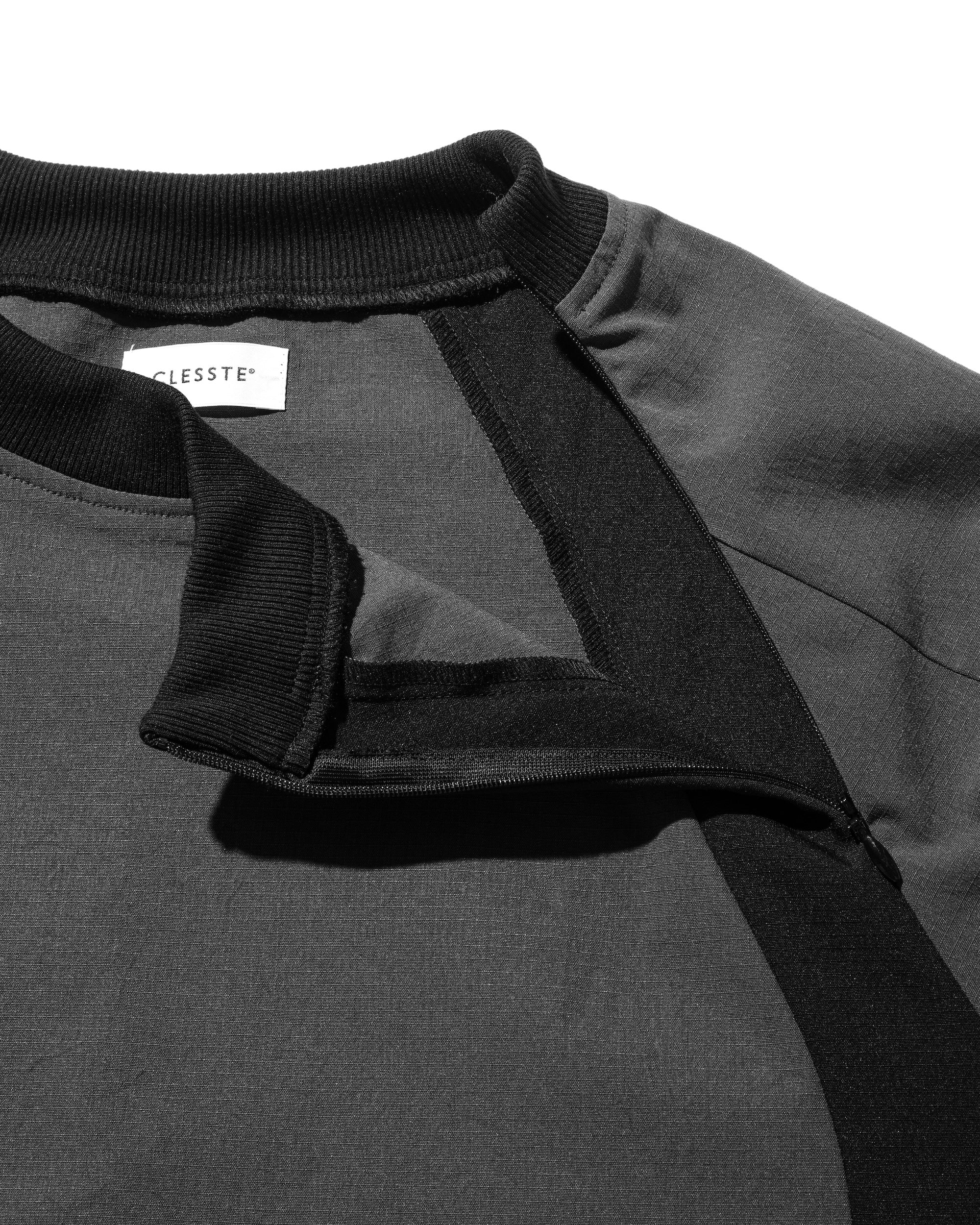 【5.3 SAT 20:00- IN STOCK】ACTIVE CITY PULLOVER (CHARCOAL×BLACK)