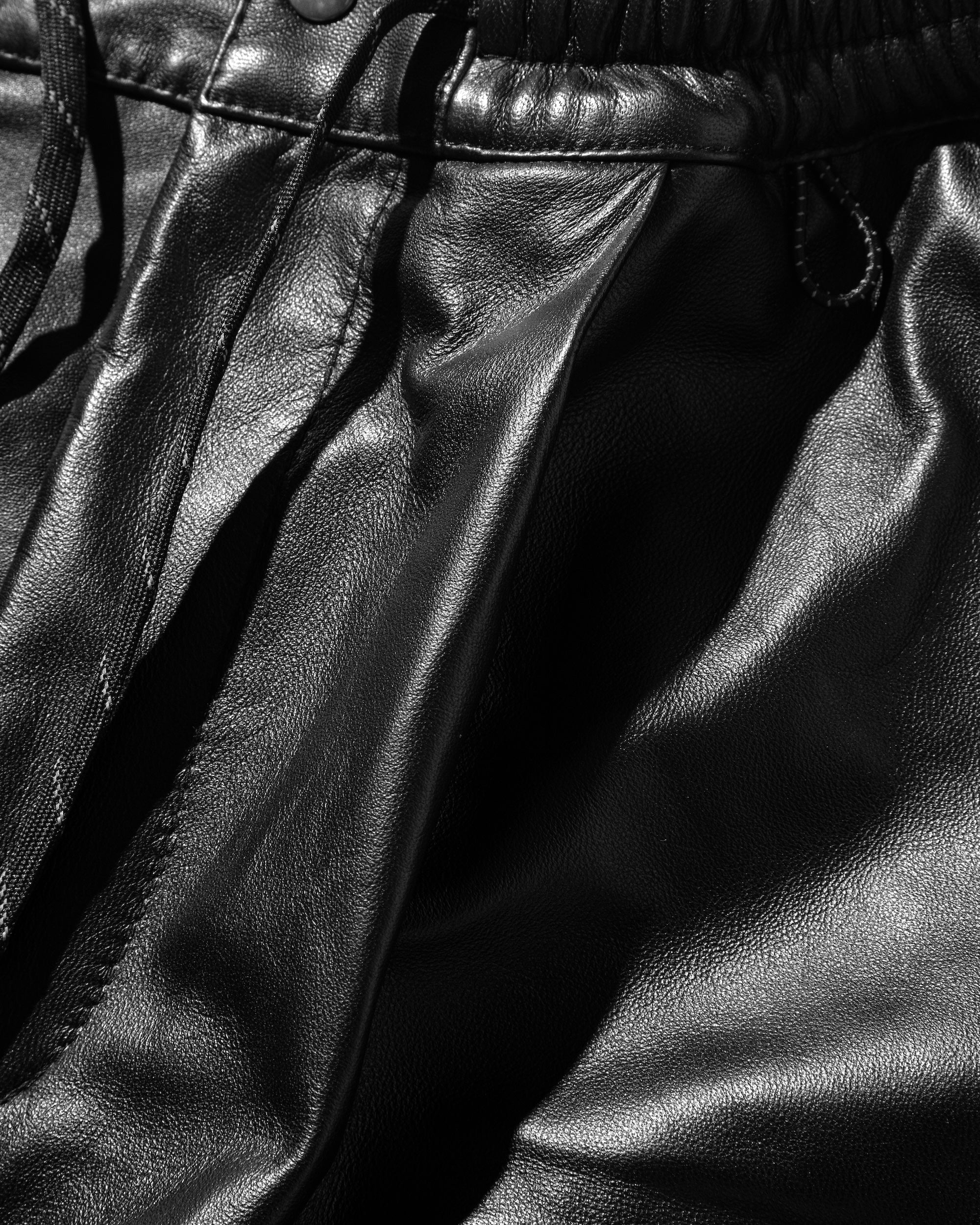 +phenix WINDSTOPPER® by GORE-TEX LABS LEATHER CITY MILITARY HALF PANTS