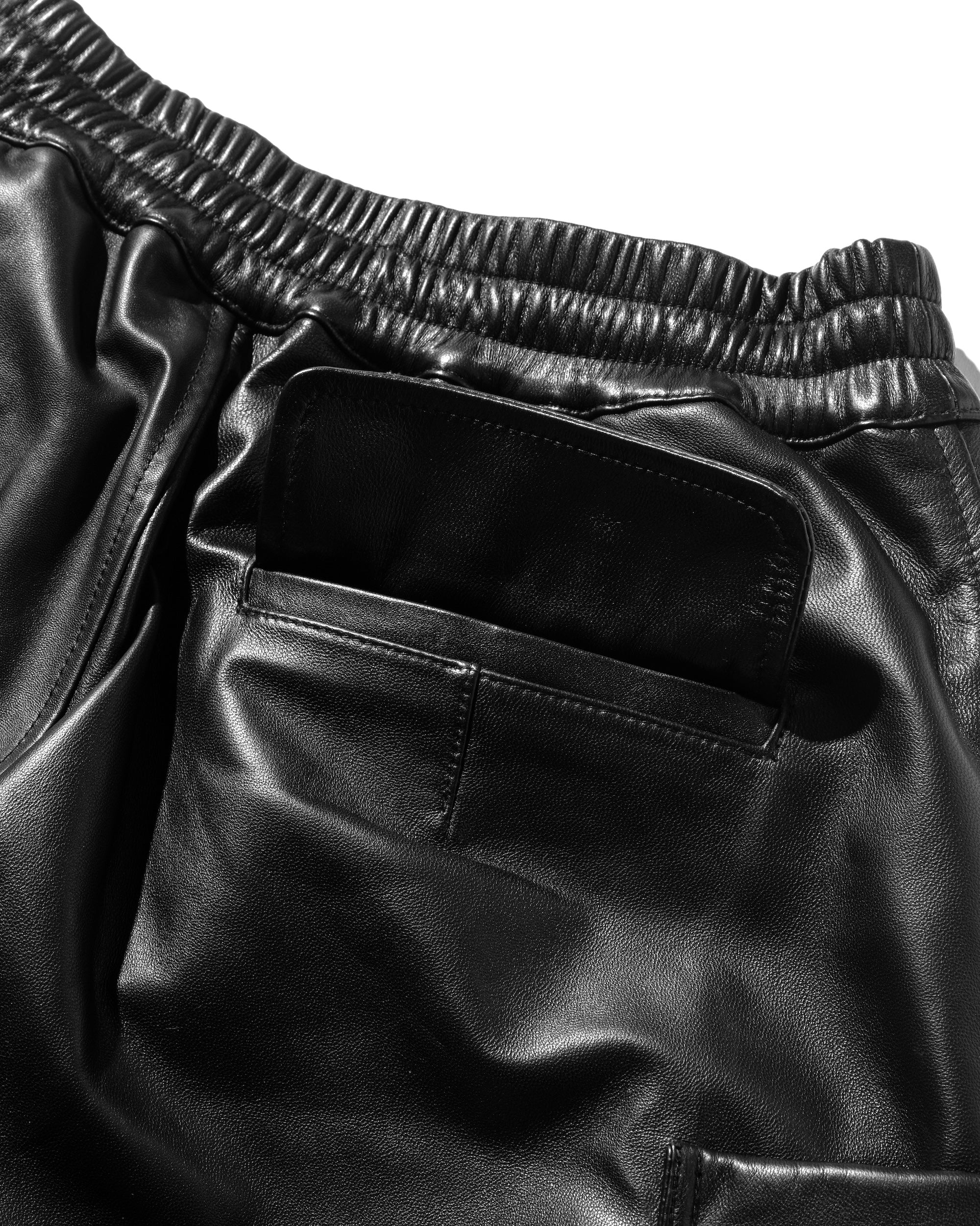 +phenix WINDSTOPPER® by GORE-TEX LABS LEATHER CITY MILITARY HALF PANTS