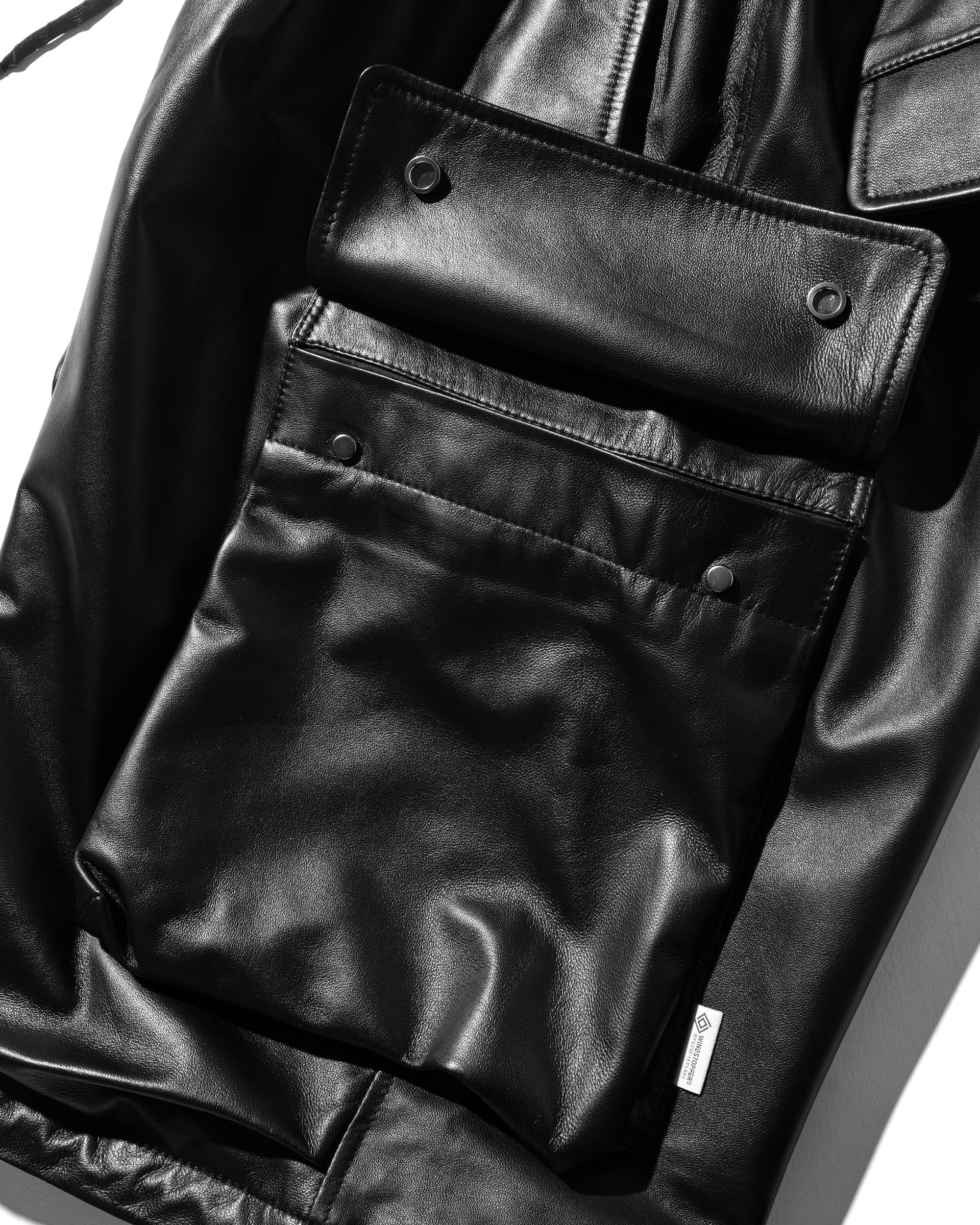 +phenix WINDSTOPPER® by GORE-TEX LABS LEATHER CITY MILITARY HALF PANTS