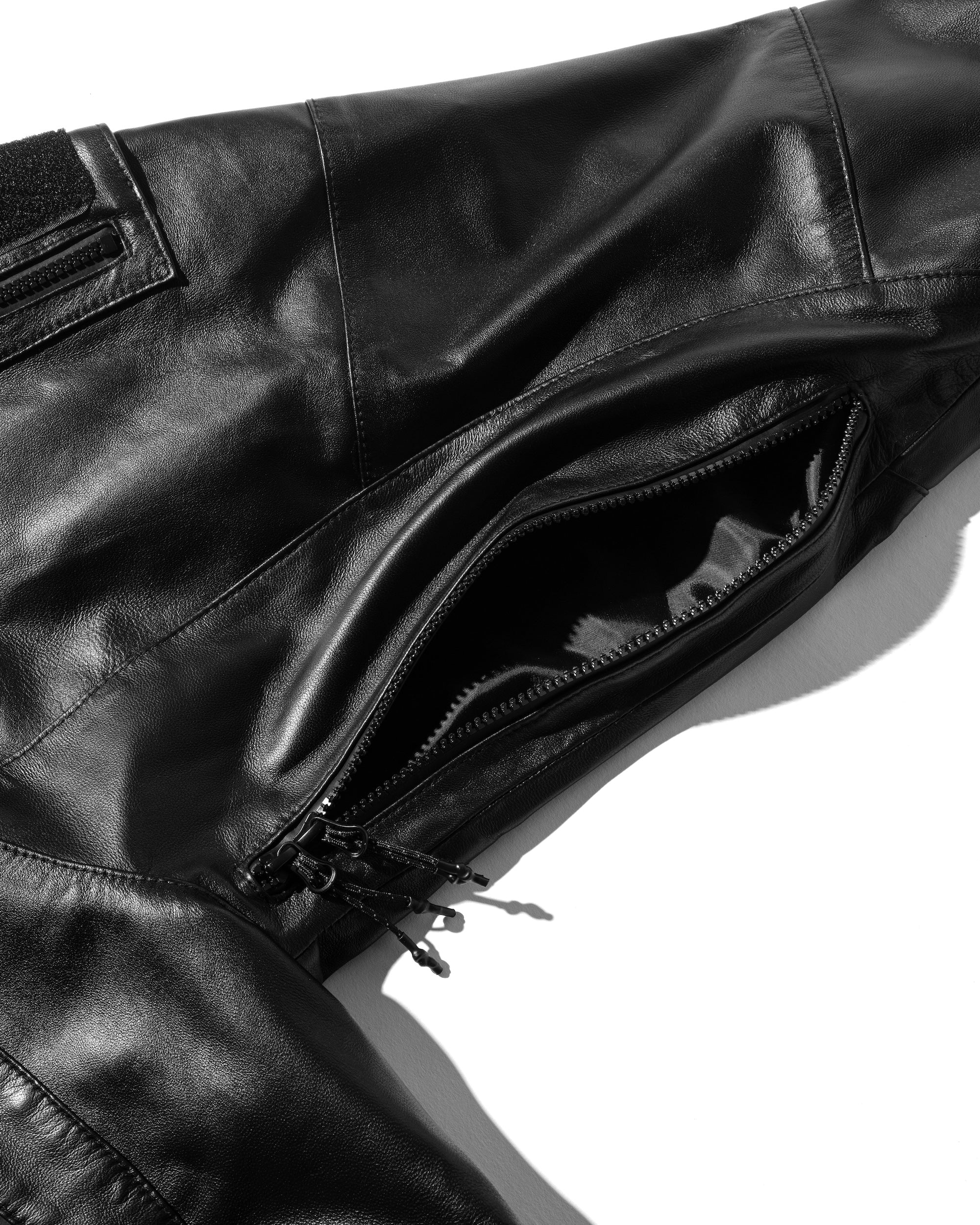 +phenix WINDSTOPPER® by GORE-TEX LABS LEATHER CITY MILITARY JACKET