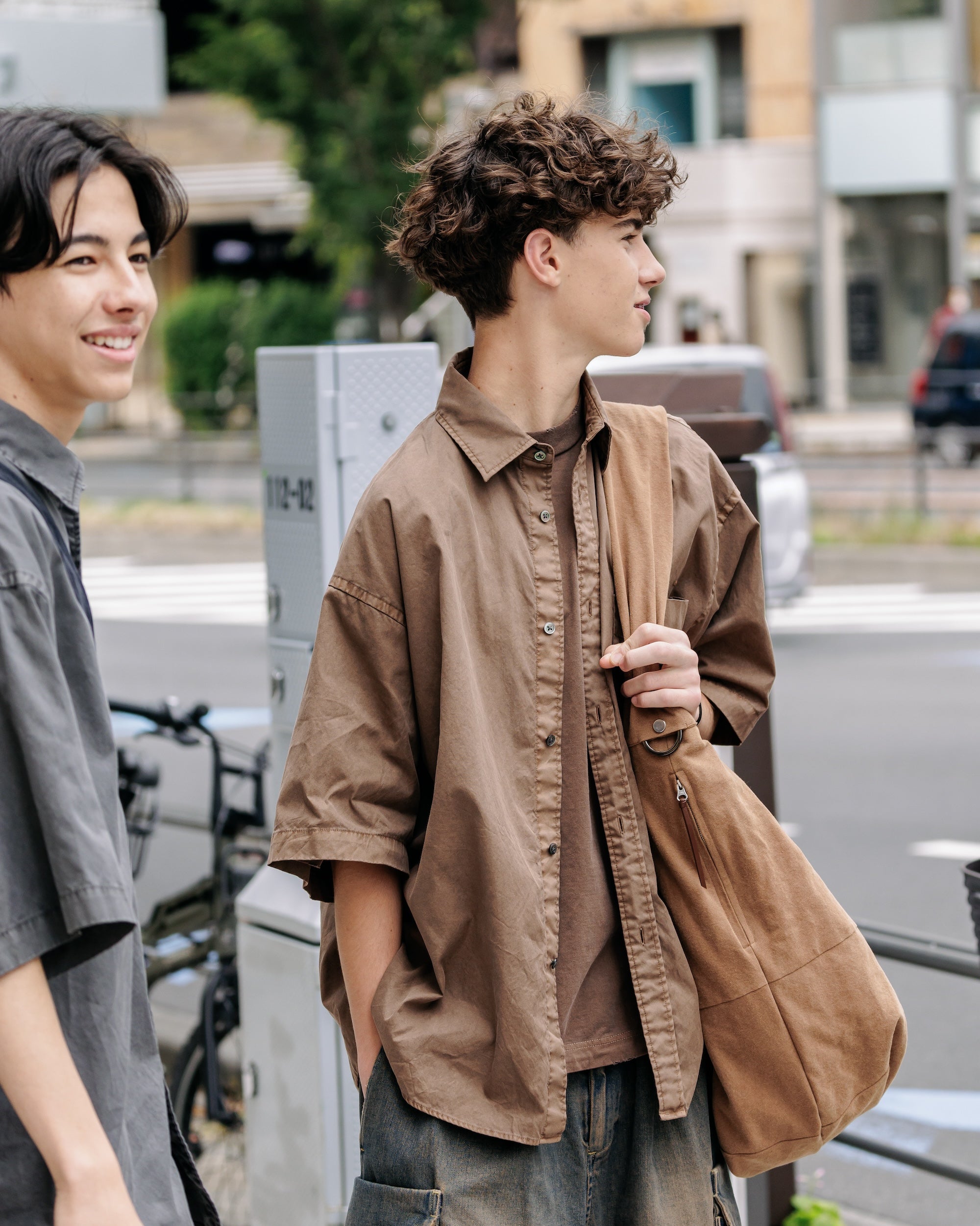 PIGMENT DYED OXFORD CITY S/S SHIRT (FADE BROWN)