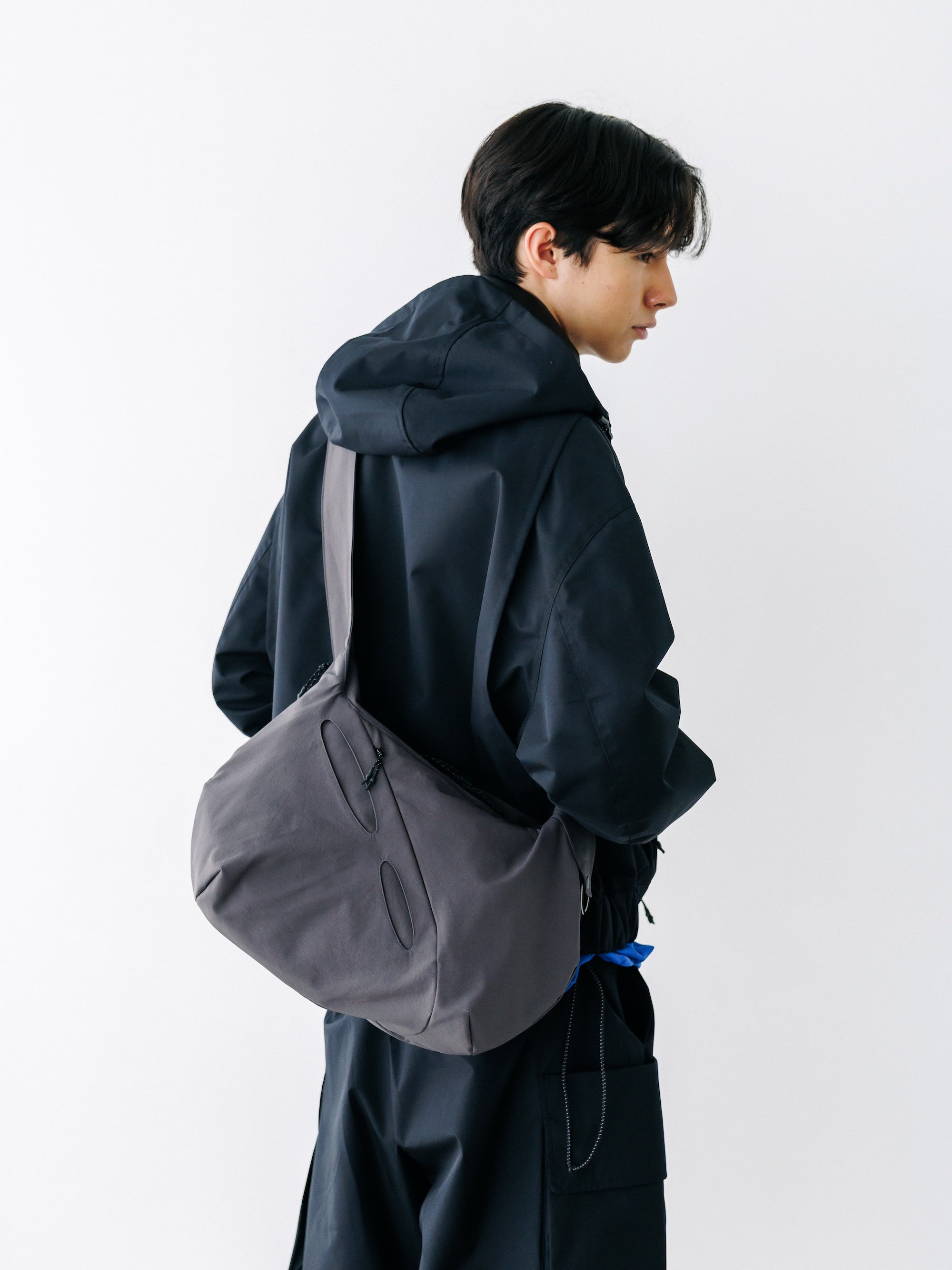 【8.26 WED 20:00- IN STOCK】 SOFT SHELL FUTURE BAG (GRAY)