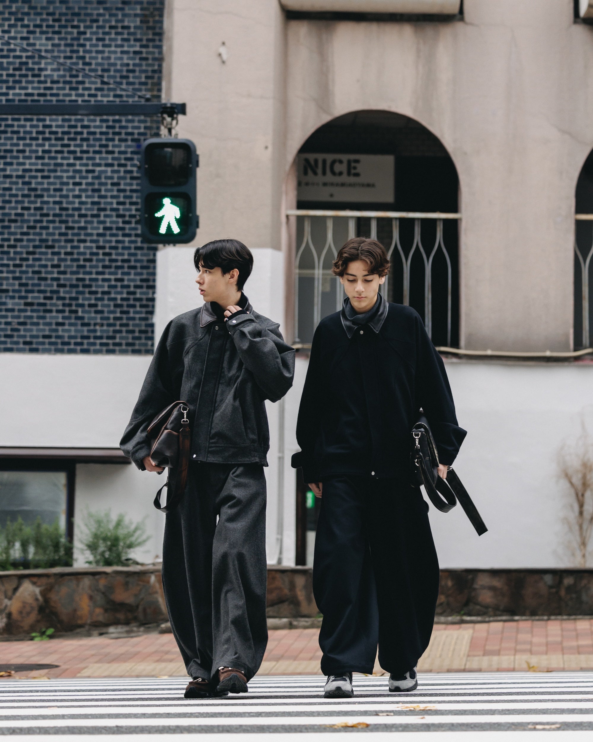 【5월 말 전달 예정】MASSIVE PANTS