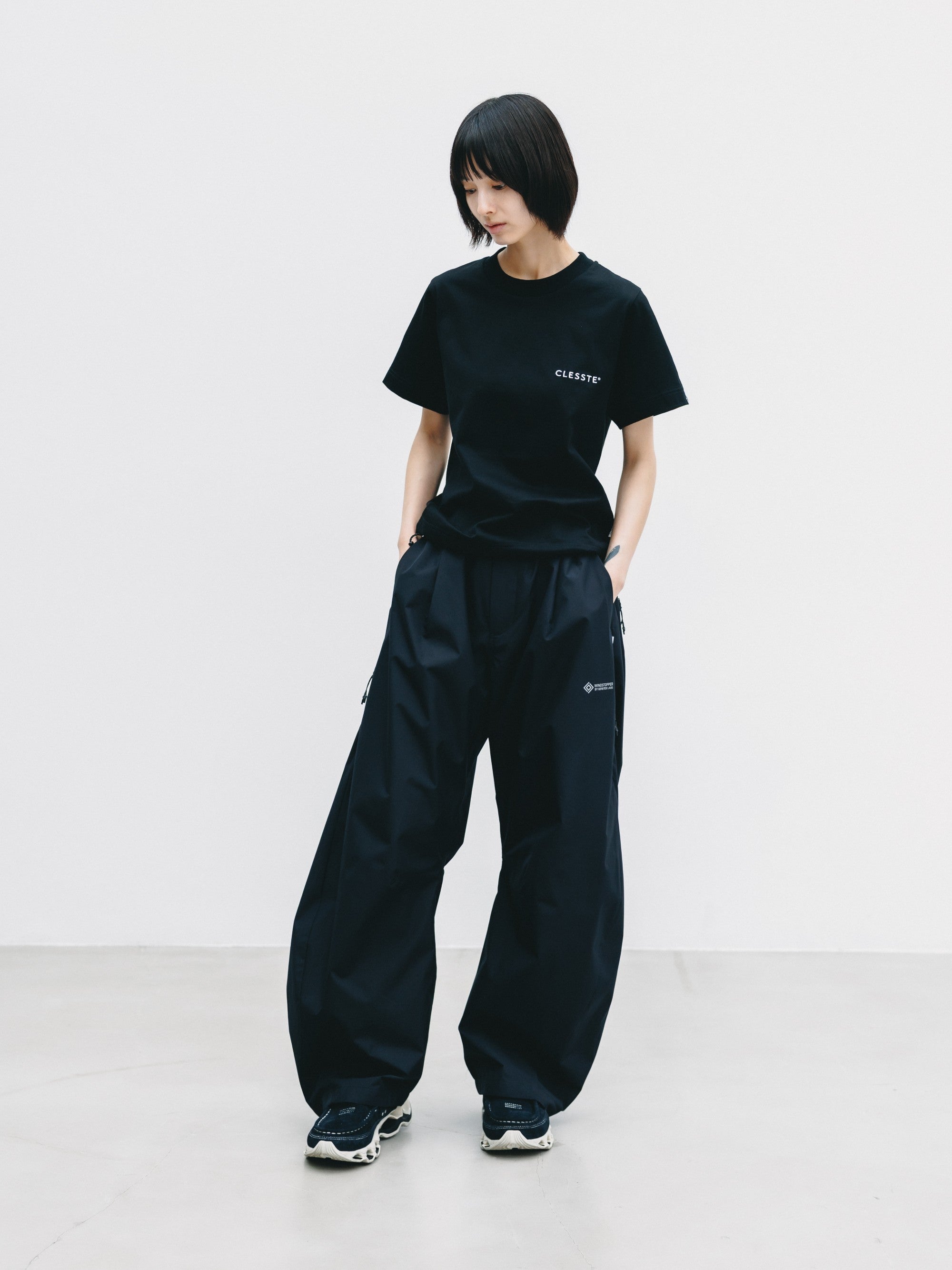 【9.2 WED 20:00- IN STOCK】+phenix WINDSTOPPER® by GORE-TEX LABS TWILL CITY BARREL LEG PANTS (BLACK×WHITE)