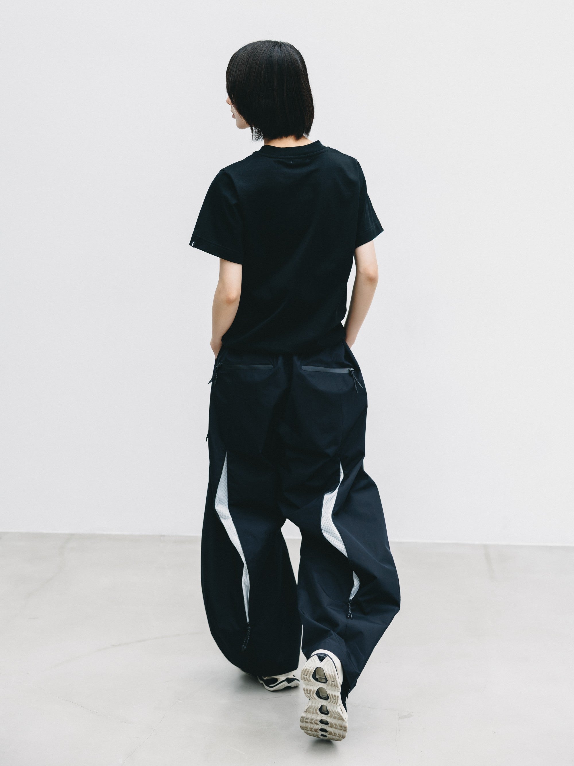 【6.20 SAT 20:00- IN STOCK】 +phenix WINDSTOPPER® by GORE-TEX LABS CITY BARREL LEG PANTS (BLACK×WHITE)