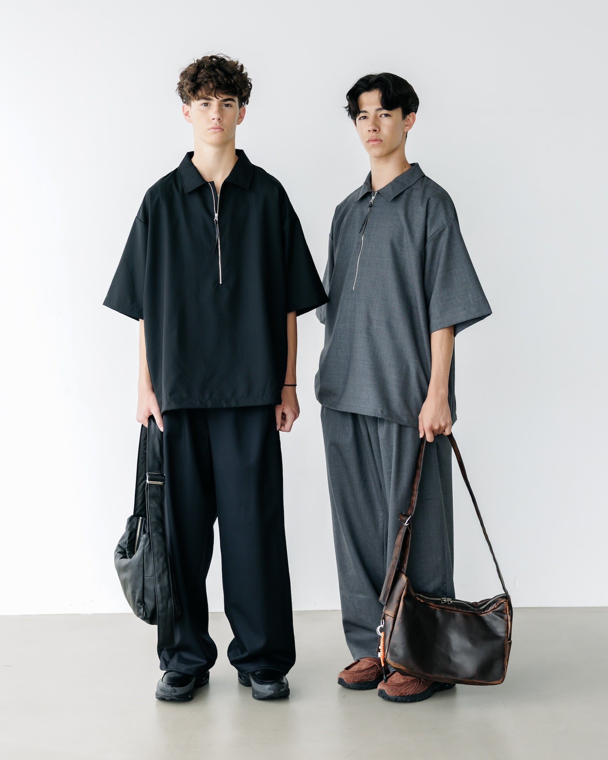 WOOL GABARDINE CITY UNIFORM WIDE STRAIGHT PANTS (GRAY)