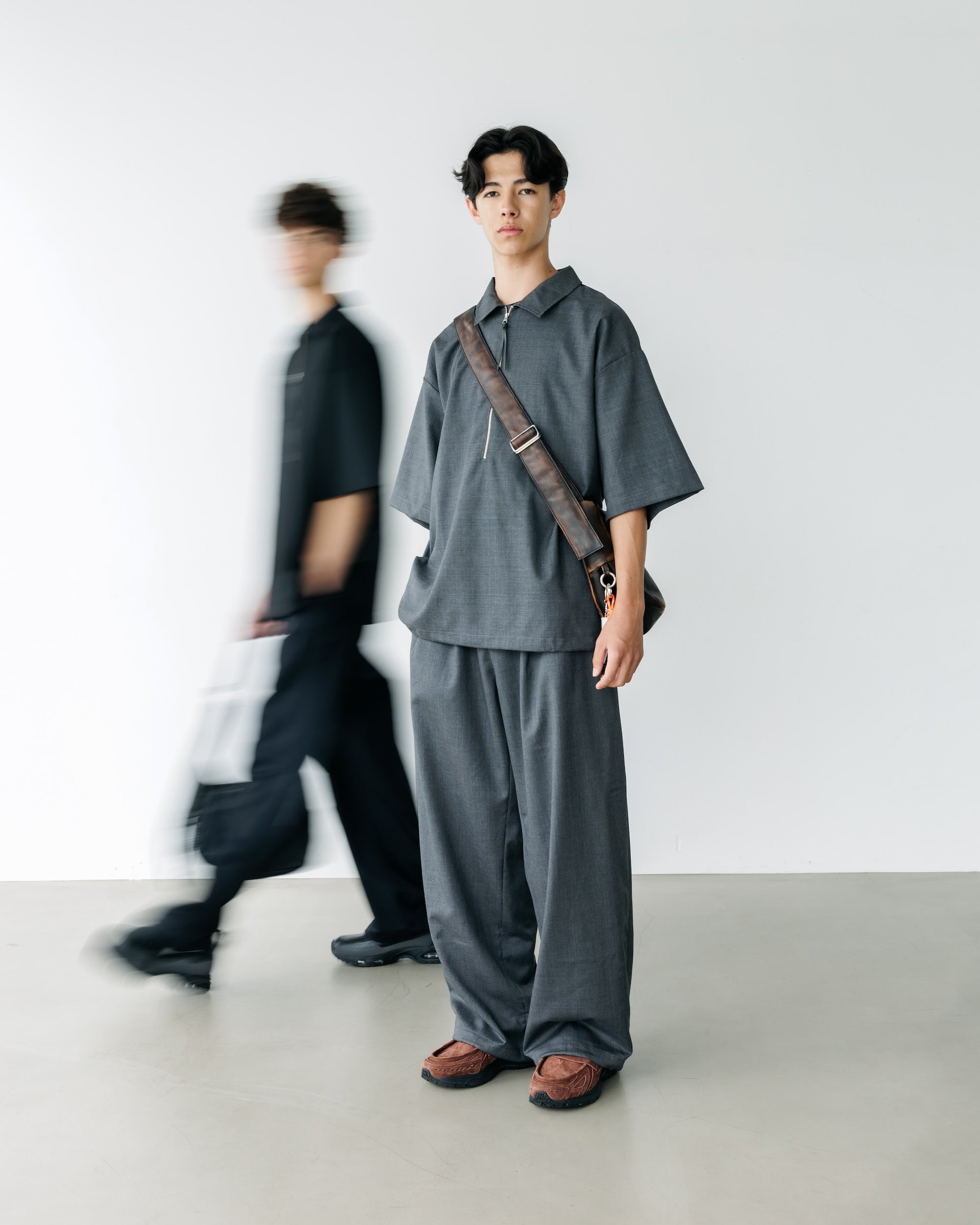 WOOL GABARDINE CITY UNIFORM WIDE STRAIGHT PANTS (GRAY)
