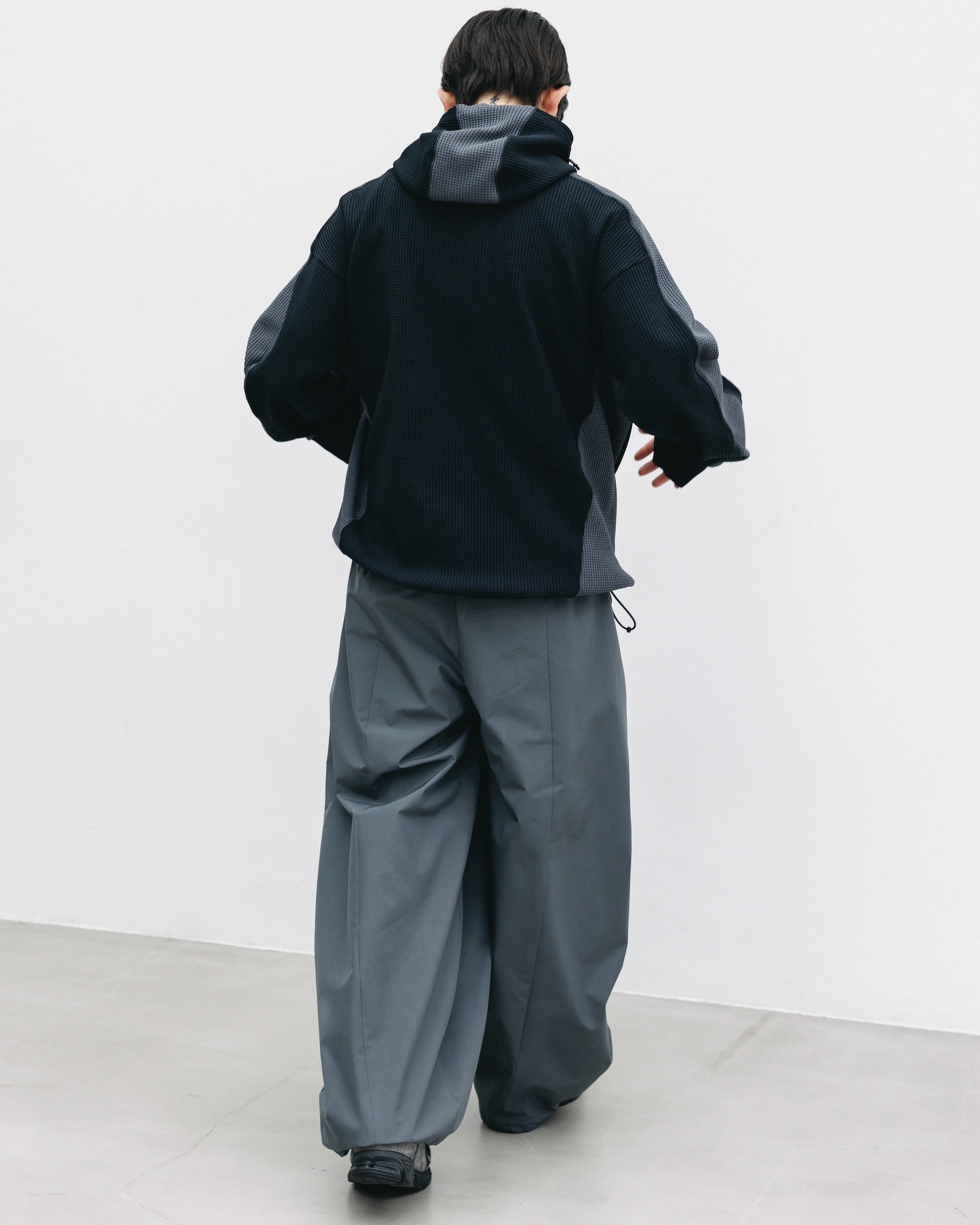 CITY LIGHT THERMAL HALF ZIP HOODIE (BLACK×GRAY)