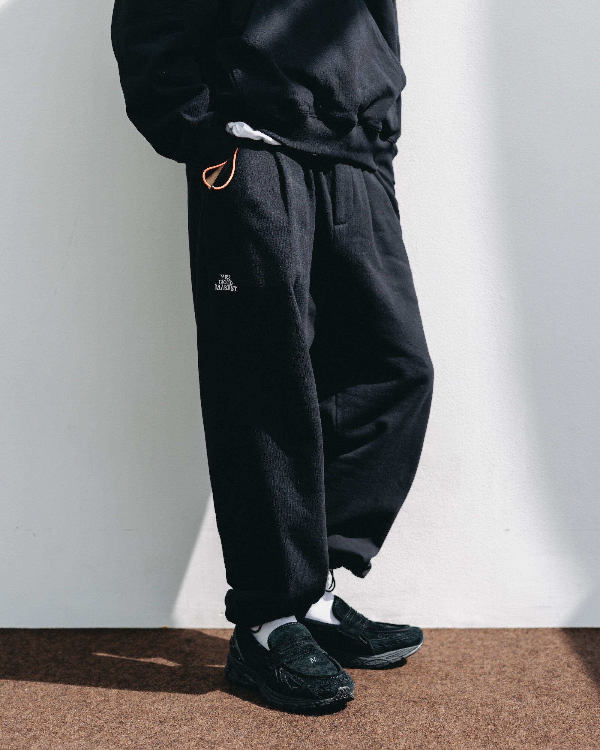 【10.15 WED 20:00- IN STOCK】"C"SWEAT WIDE TAPERED PANTS FOR YGM (BLACK)