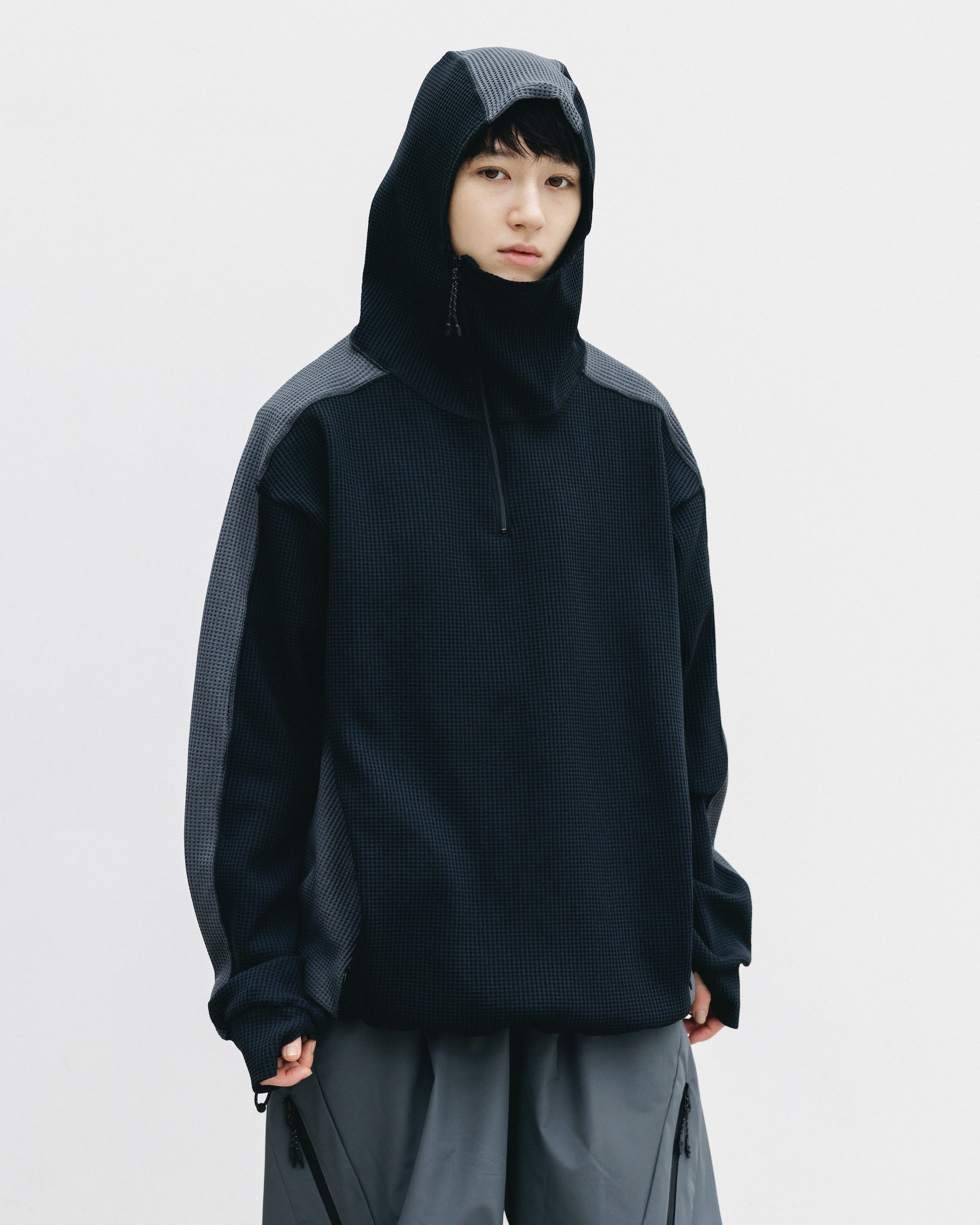 CITY LIGHT THERMAL HALF ZIP HOODIE (BLACK×GRAY)