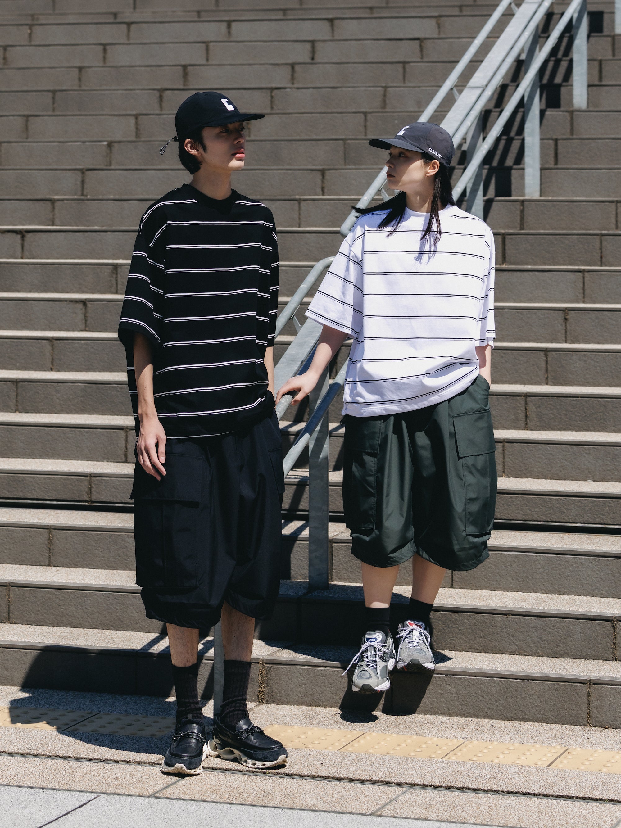 THICK THIN STRIPE S/S T-SHIRT WITH DRAWSTRINGS (BLACK)