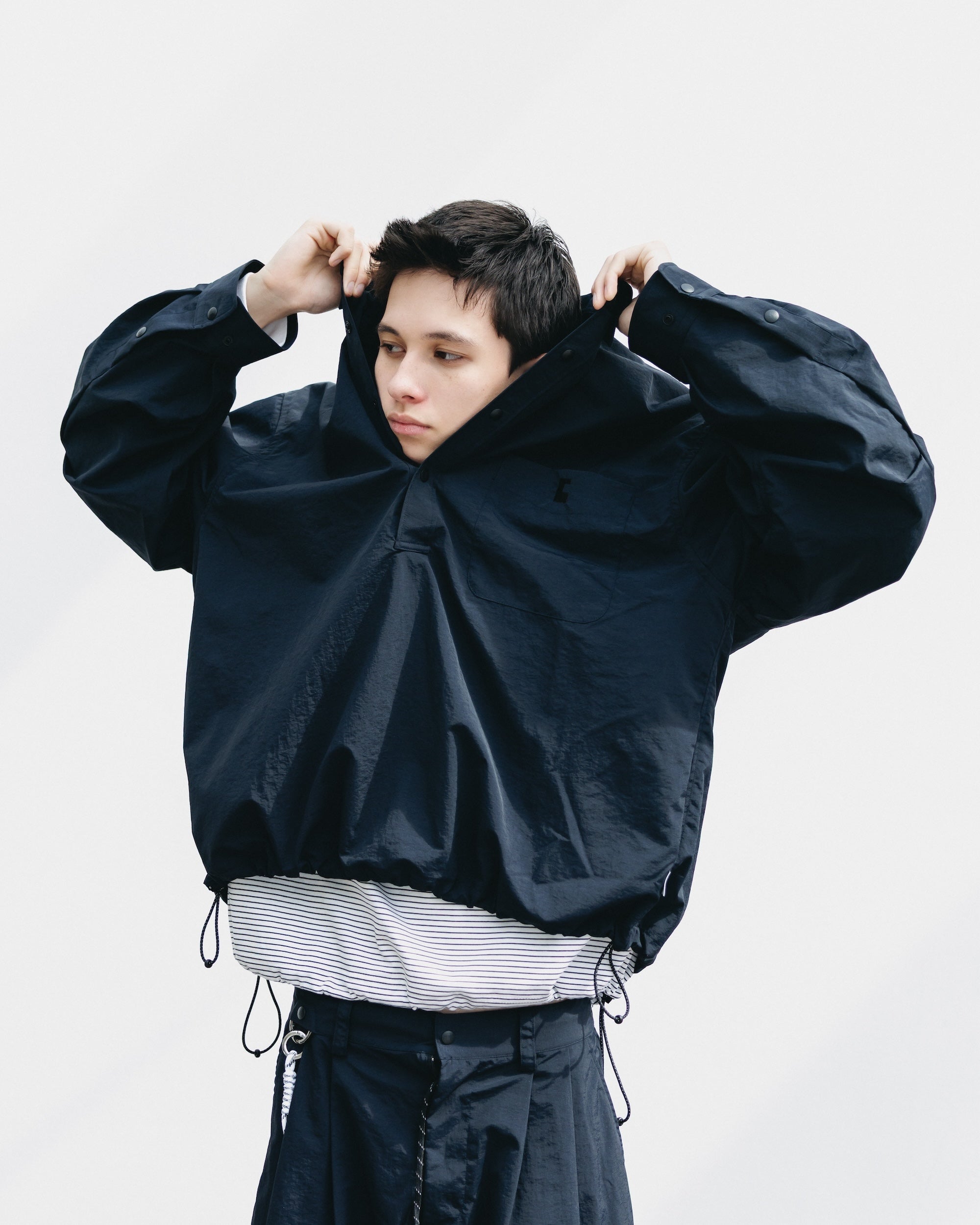 【10.15 WED 20:00- IN STOCK】WATER REPELLENT NYLON CITY UNIFORM L/S PULLOVER SHIRT FOR YGM (BLACK×BLACK)