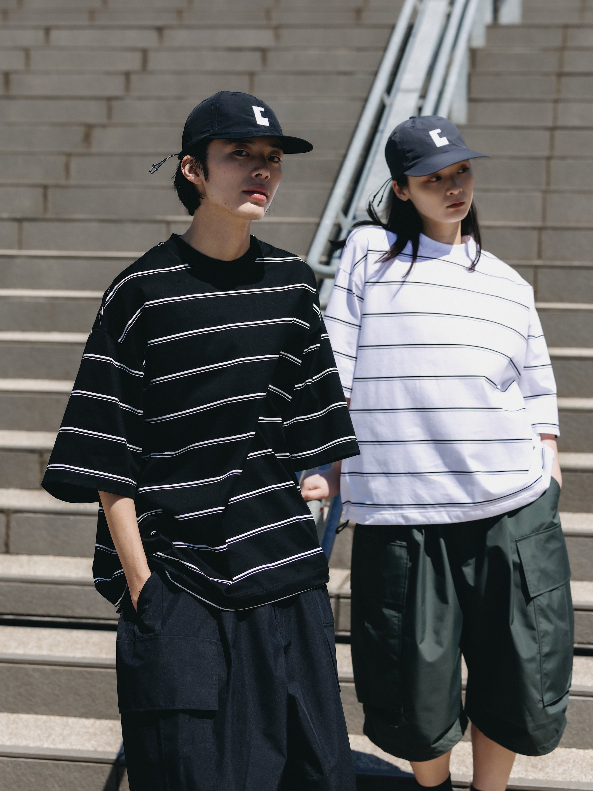 THICK THIN STRIPE S/S T-SHIRT WITH DRAWSTRINGS (BLACK)