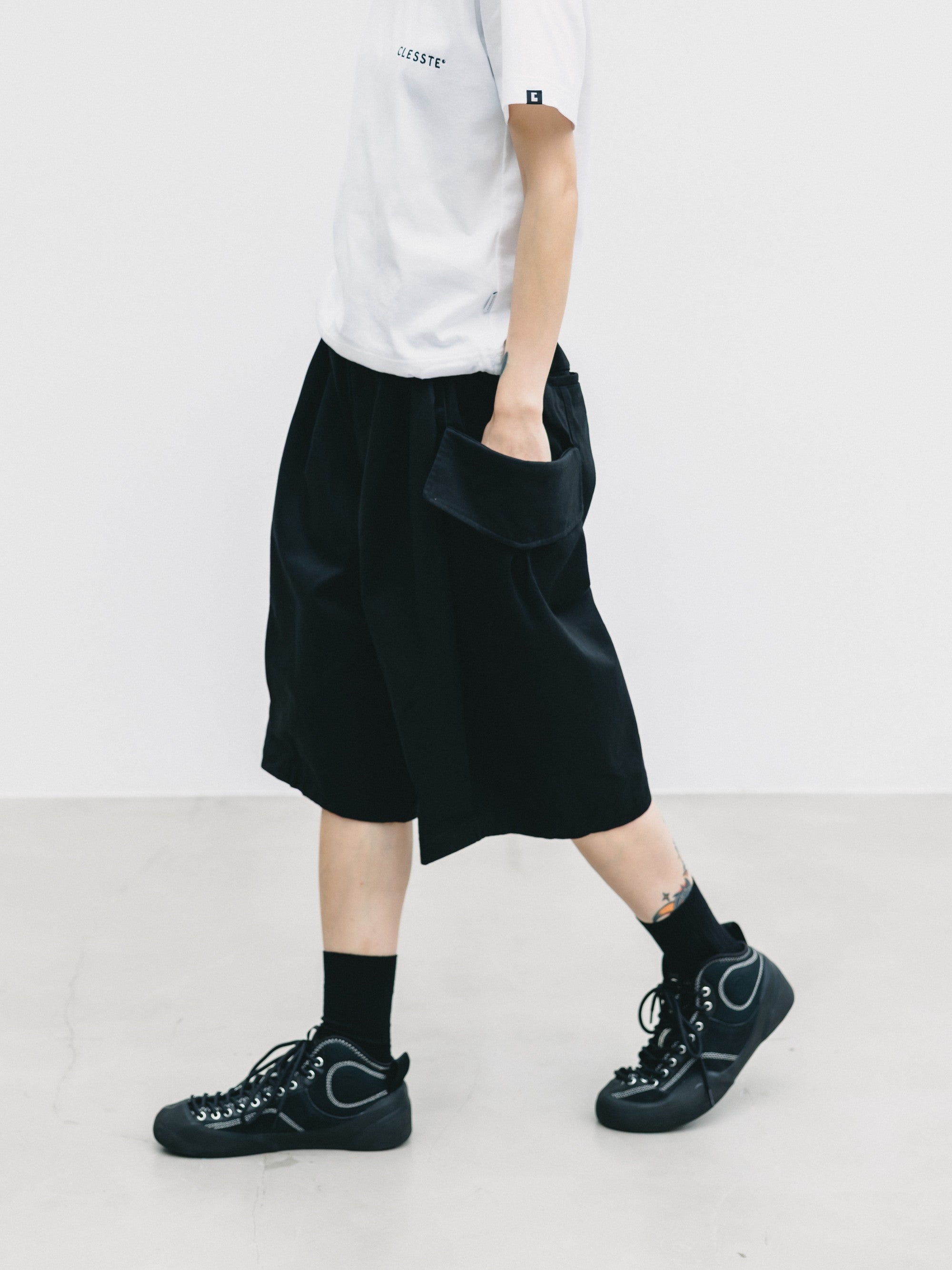 【6.24 WED 20:00- IN STOCK】FLAP WIDE BALLOON HALF PANTS (BLACK)