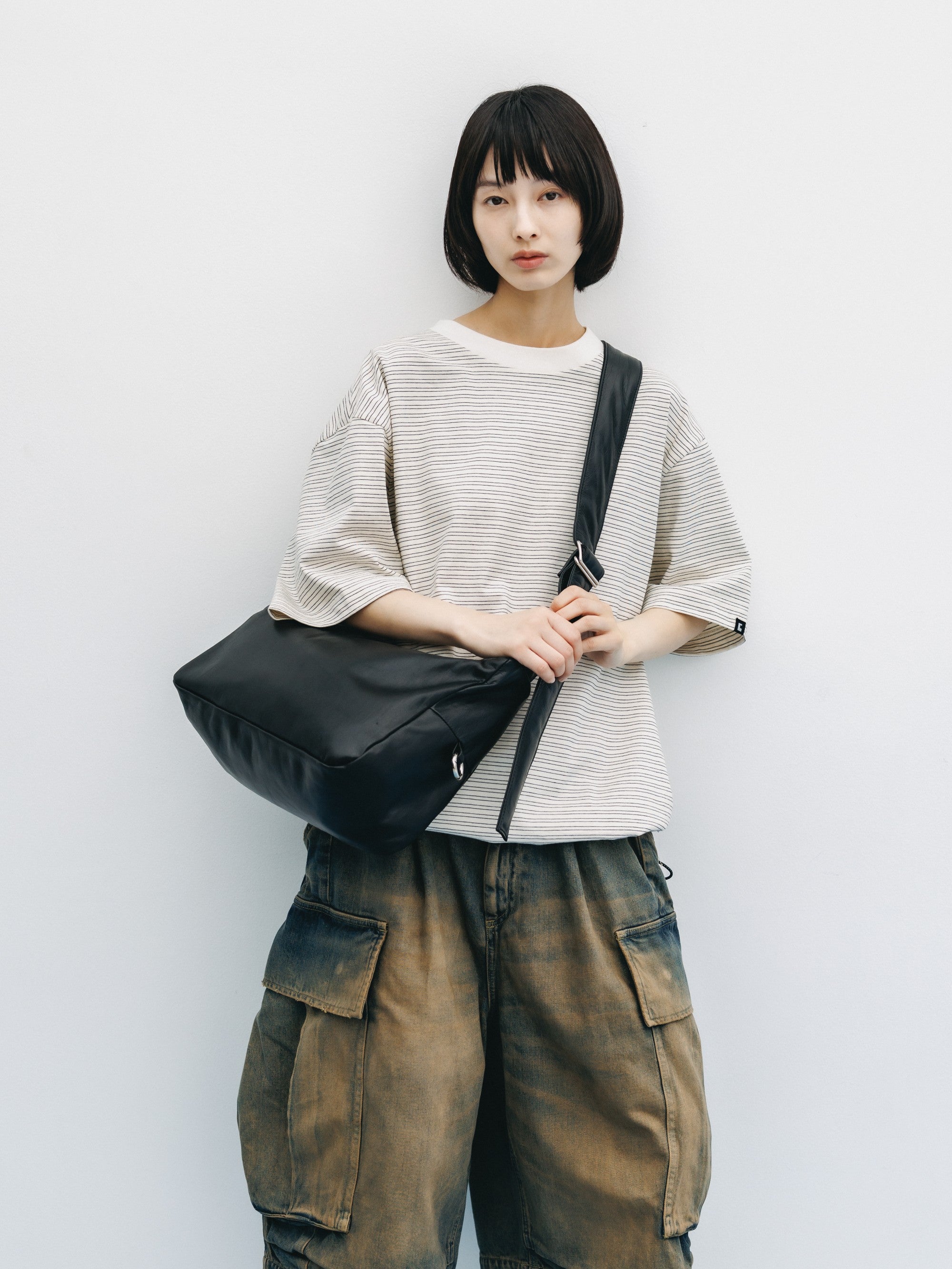 【8.5 WED 20:00- IN STOCK】LEATHER HOLIDAY BAG (BLACK)