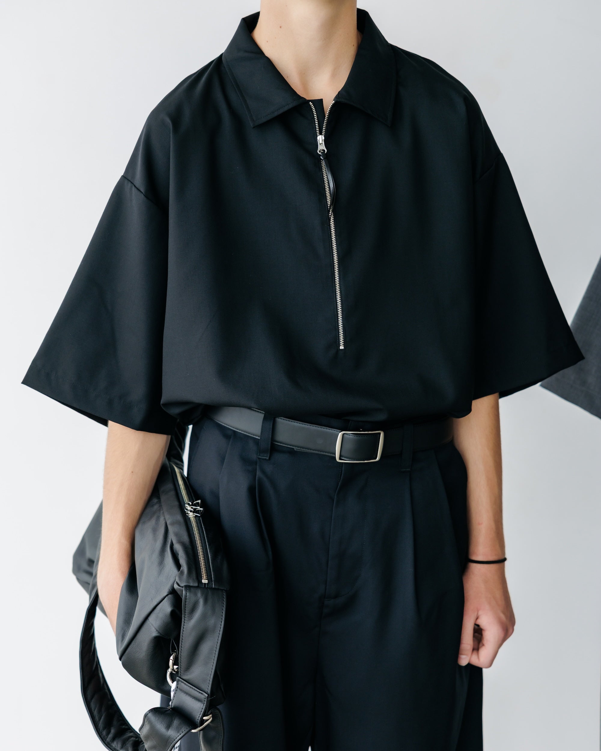 TROPICAL WOOL CITY S/S HALF ZIP SHIRT (BLACK)