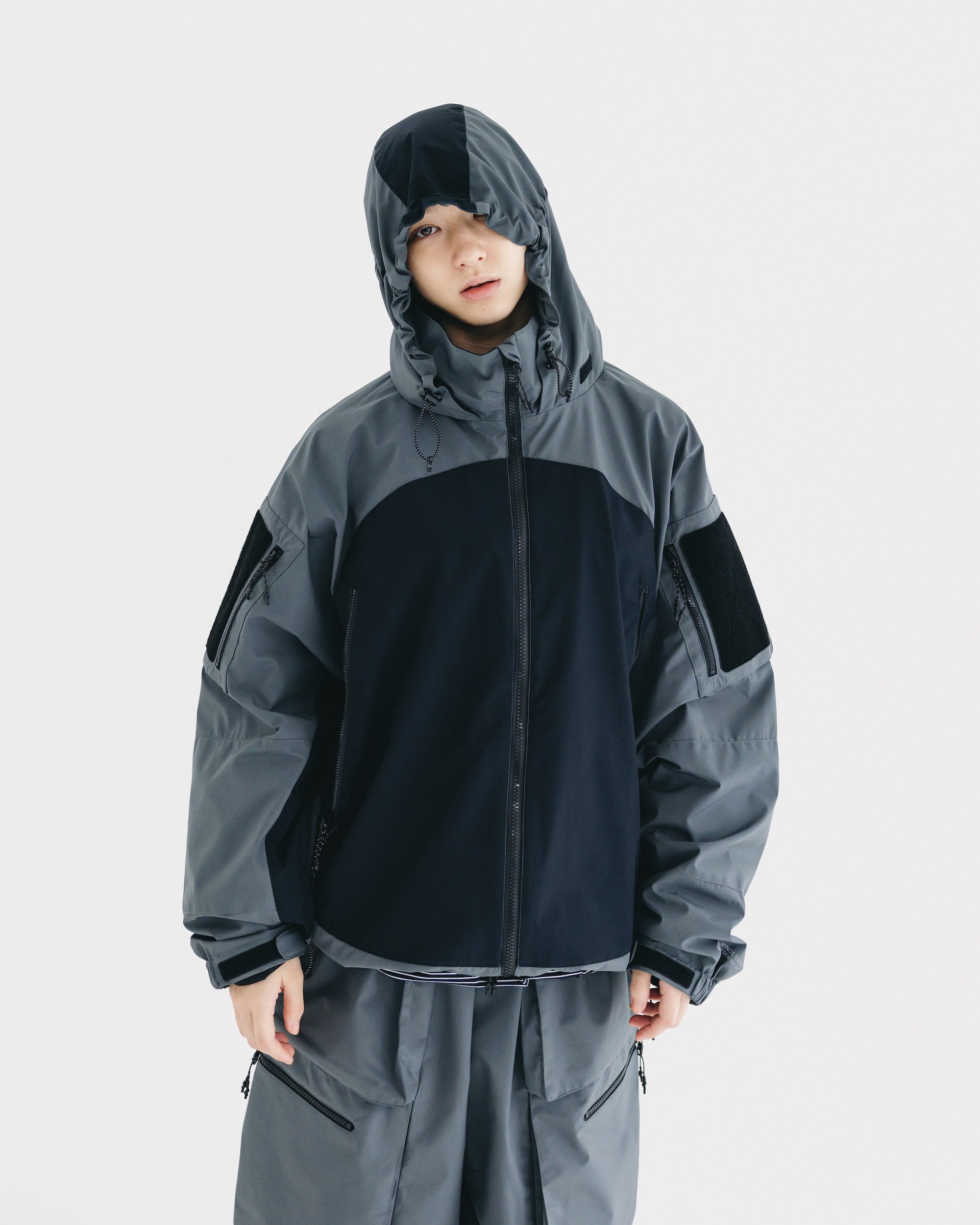 【9.17 WED 20:00- IN STOCK】+phenix WINDSTOPPER® by GORE-TEX LABS CITY MILITARY JACKET (GRAPHAITE GRAY× BLACK)