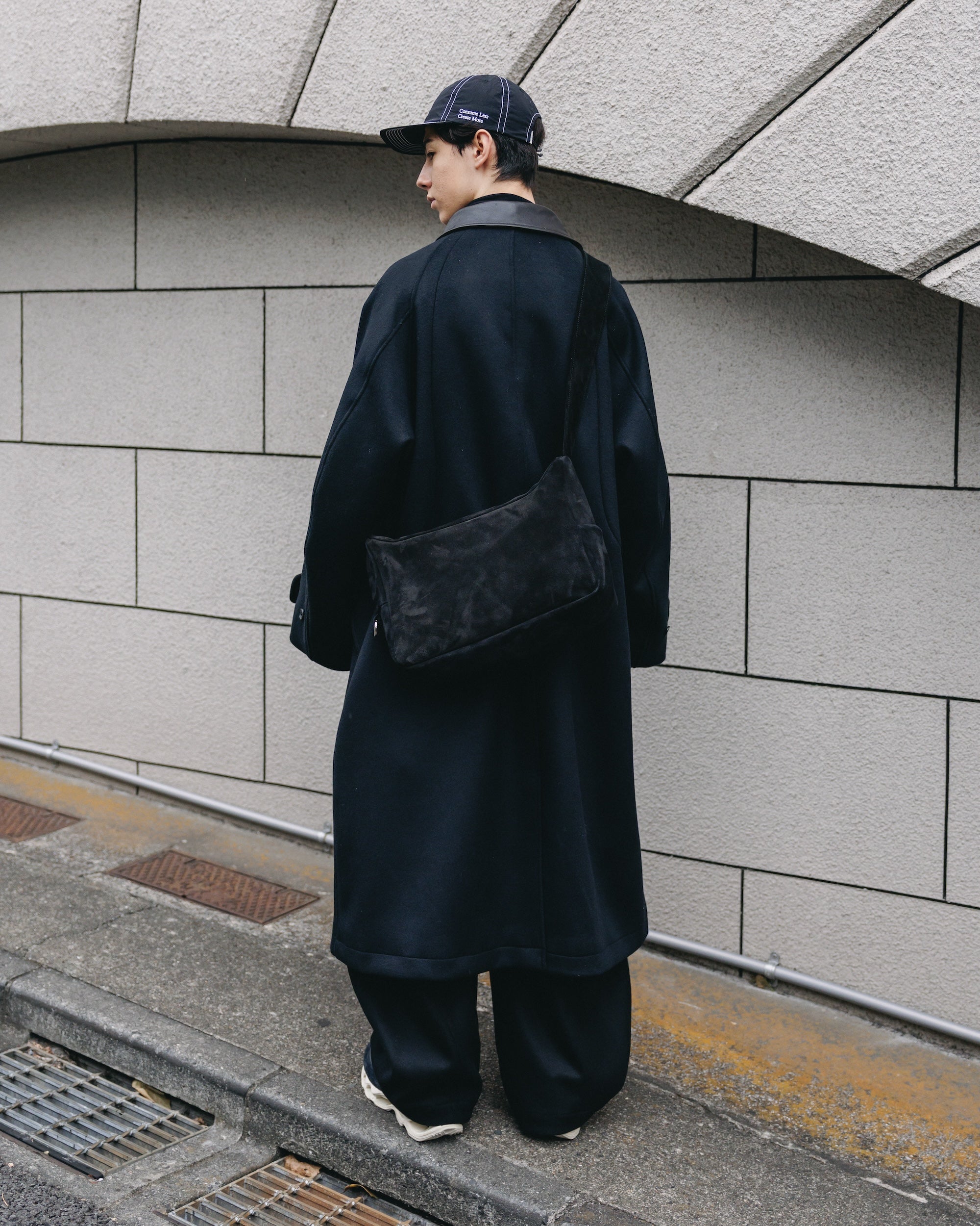 【1.7 WED 20:00- IN STOCK】SUEDE HOLIDAY BAG (BLACK)