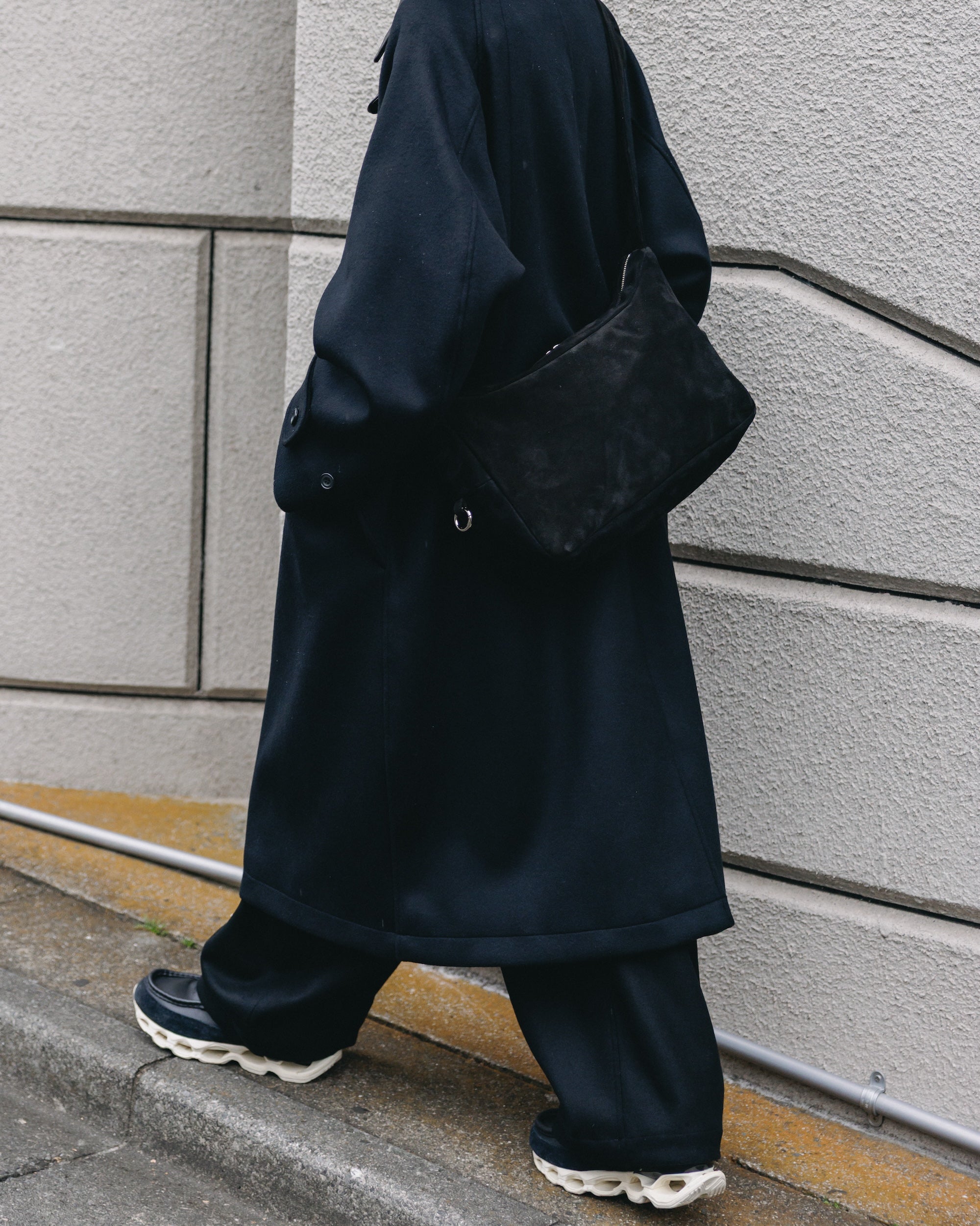 【1.7 WED 20:00- IN STOCK】SUEDE HOLIDAY BAG (BLACK)