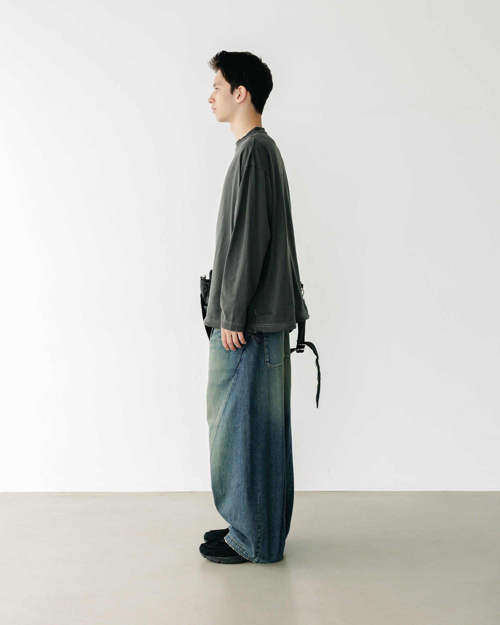 PIGMENT DYED L/S T-SHIRT WITH DRAWSTRINGS
