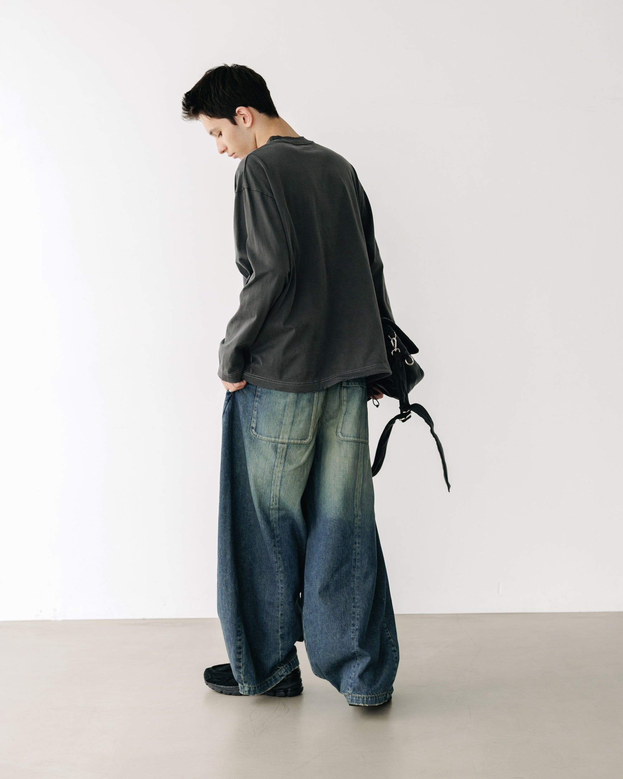 PIGMENT DYED L/S T-SHIRT WITH DRAWSTRINGS