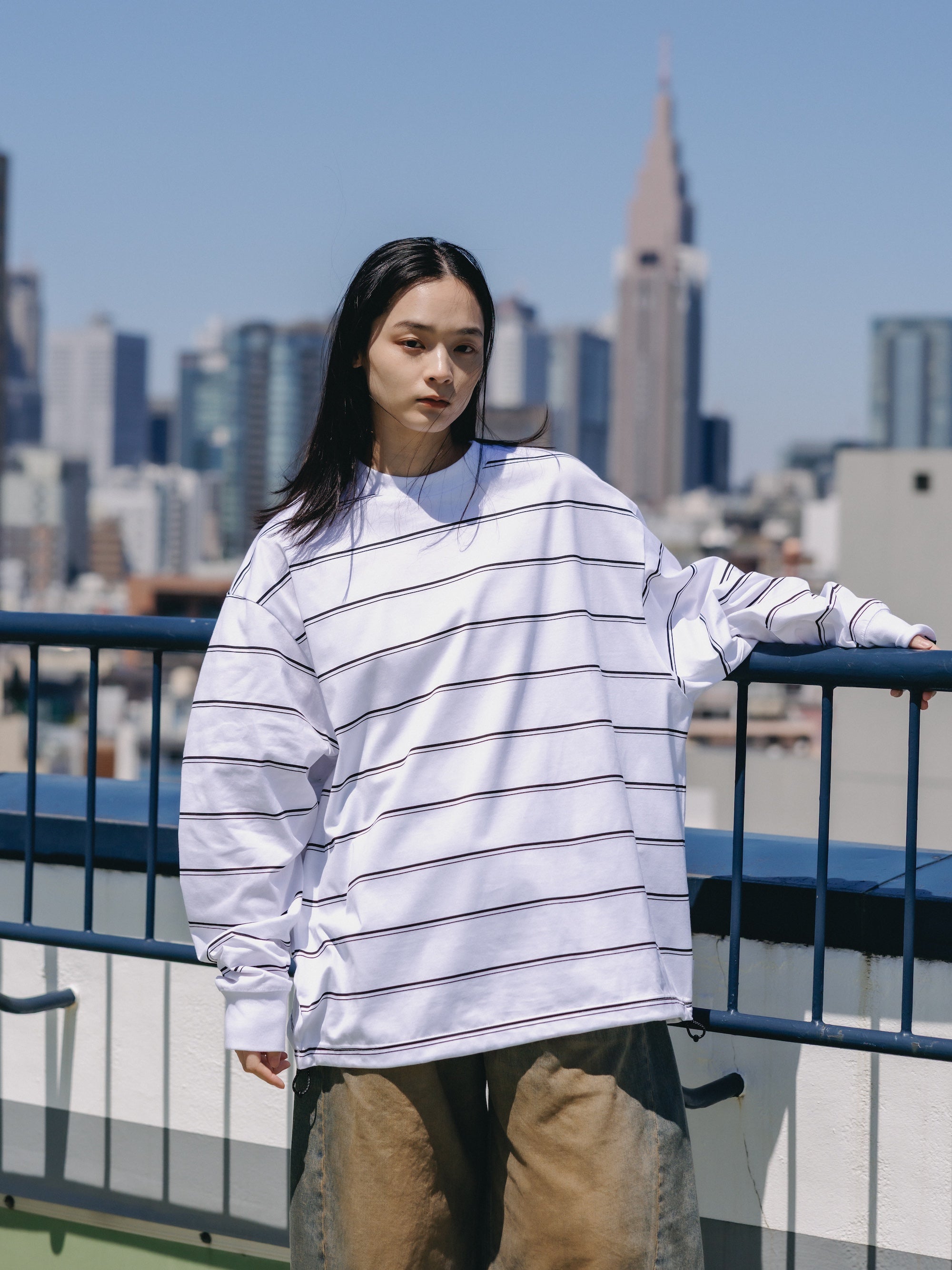 THICK THIN STRIPE L/S T-SHIRT WITH DRAWSTRINGS (WHITE))