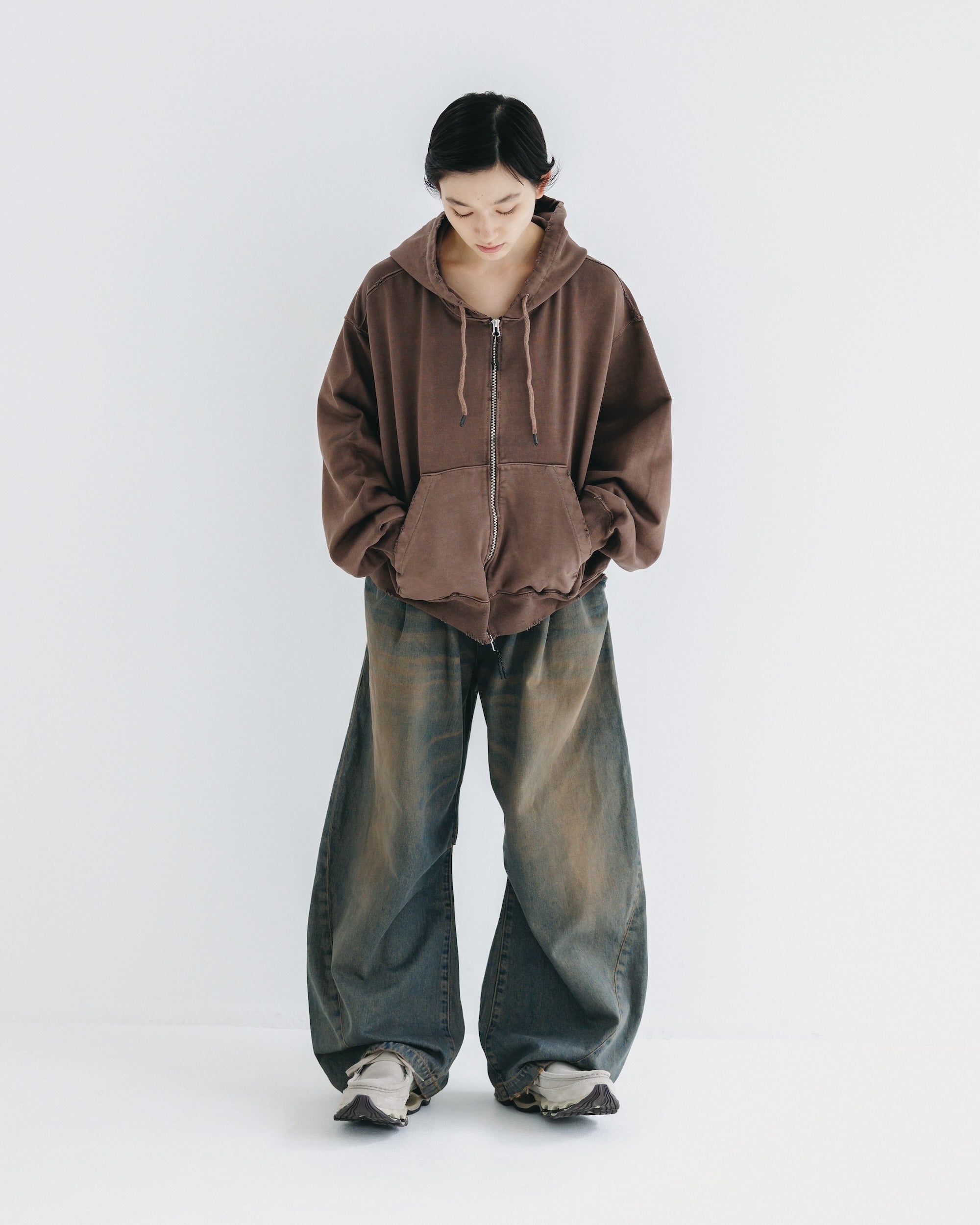 【10.1 WED 20:00- IN STOCK】VINTAGE DYED SELVEDGE DENIM BARREL LEG PANTS (VINTAGE BROWN)