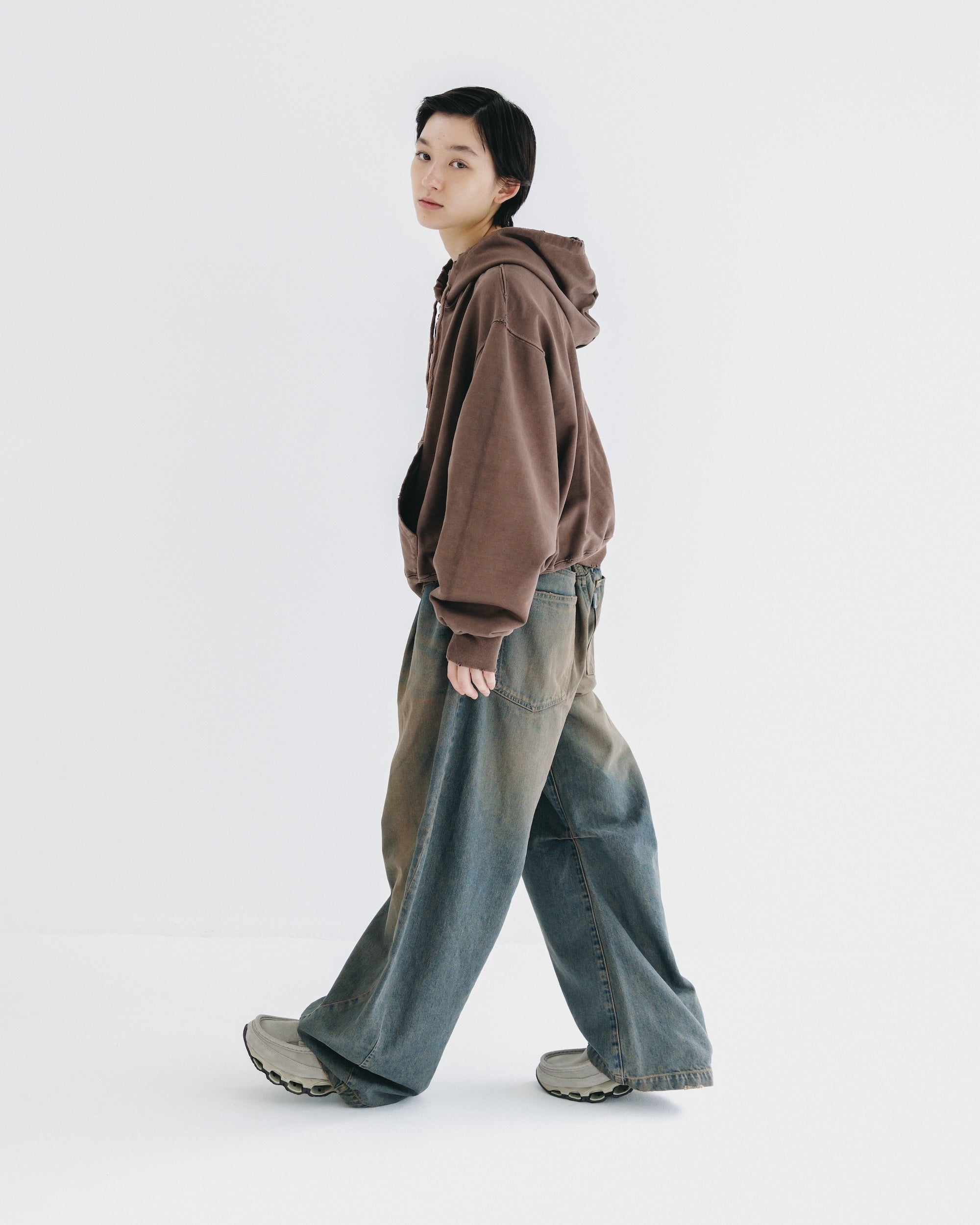 【10.1 WED 20:00- IN STOCK】VINTAGE DYED SELVEDGE DENIM BARREL LEG PANTS (VINTAGE BROWN)