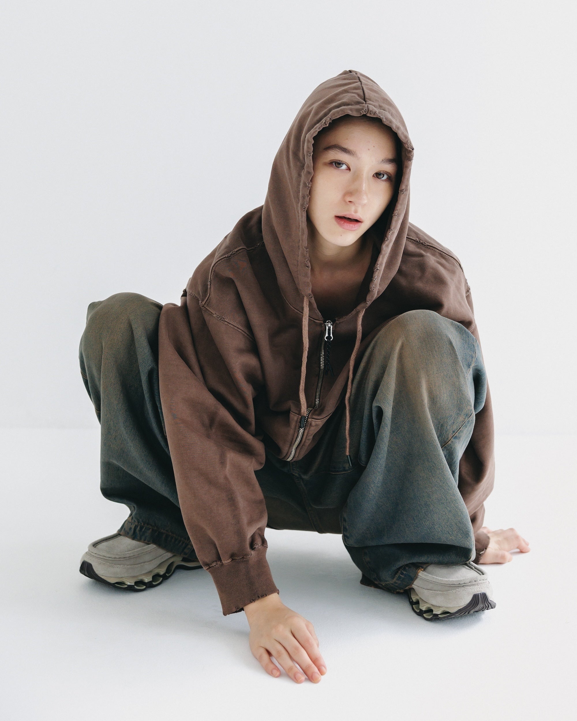【10.1 WED 20:00- IN STOCK】VINTAGE DYED SELVEDGE DENIM BARREL LEG PANTS (VINTAGE BROWN)