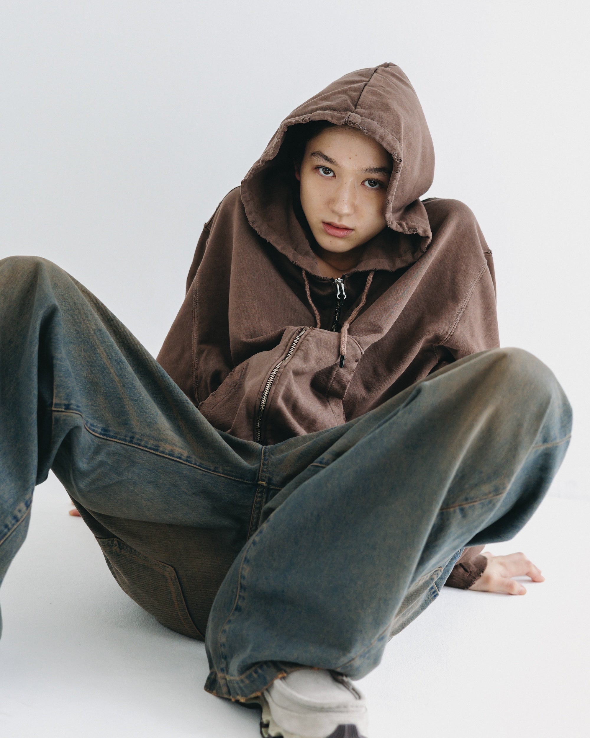 【10.1 WED 20:00- IN STOCK】VINTAGE DYED SELVEDGE DENIM BARREL LEG PANTS (VINTAGE BROWN)