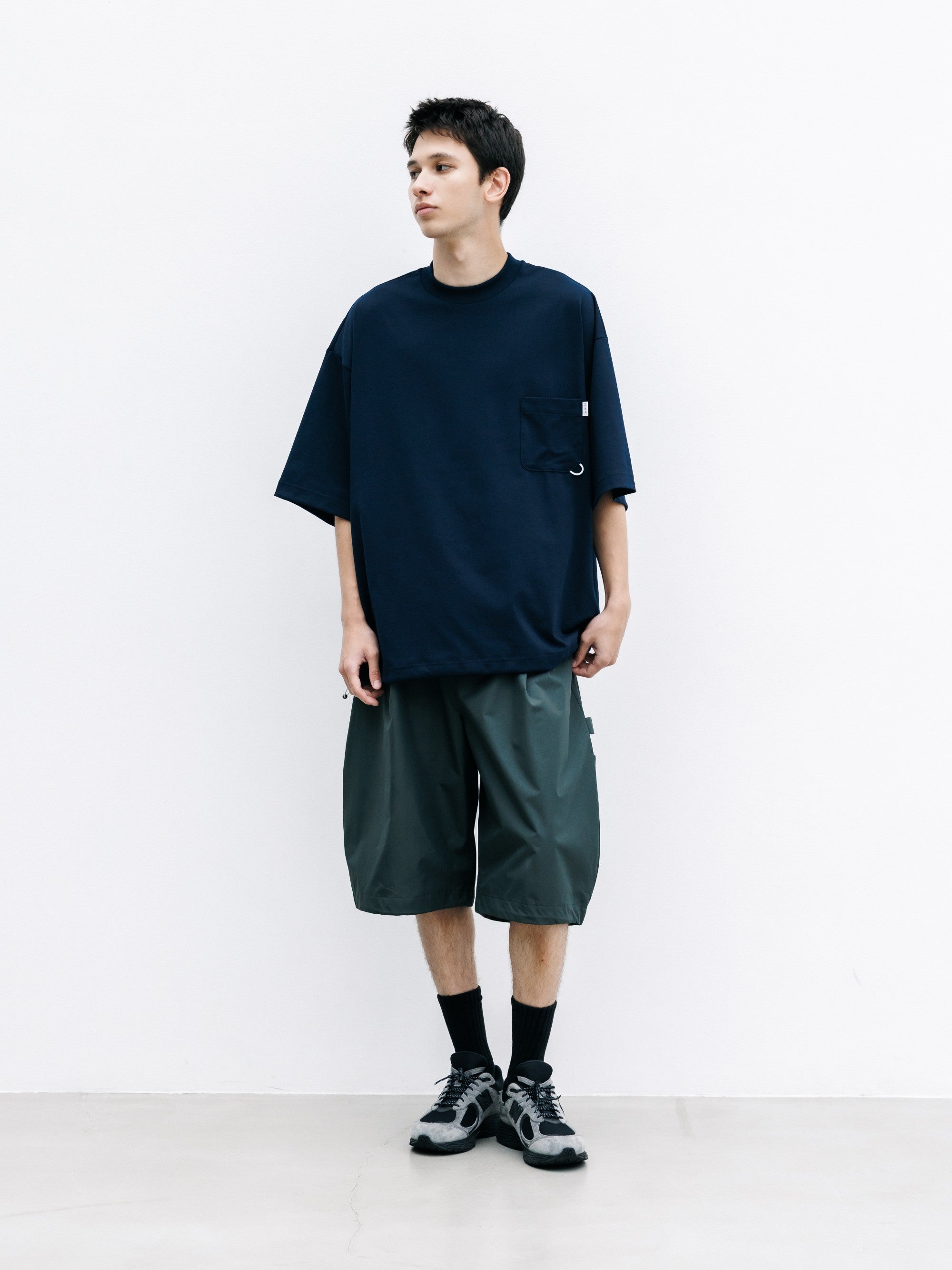 【7.22 WED 20:00- IN STOCK】TECH POCKET S/S T-SHIRT (NAVY)