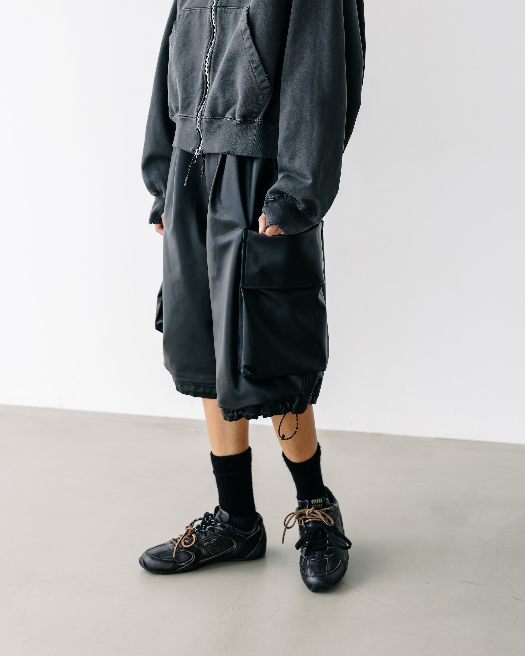 +phenix WINDSTOPPER® by GORE-TEX LABS LEATHER CITY MILITARY HALF PANTS