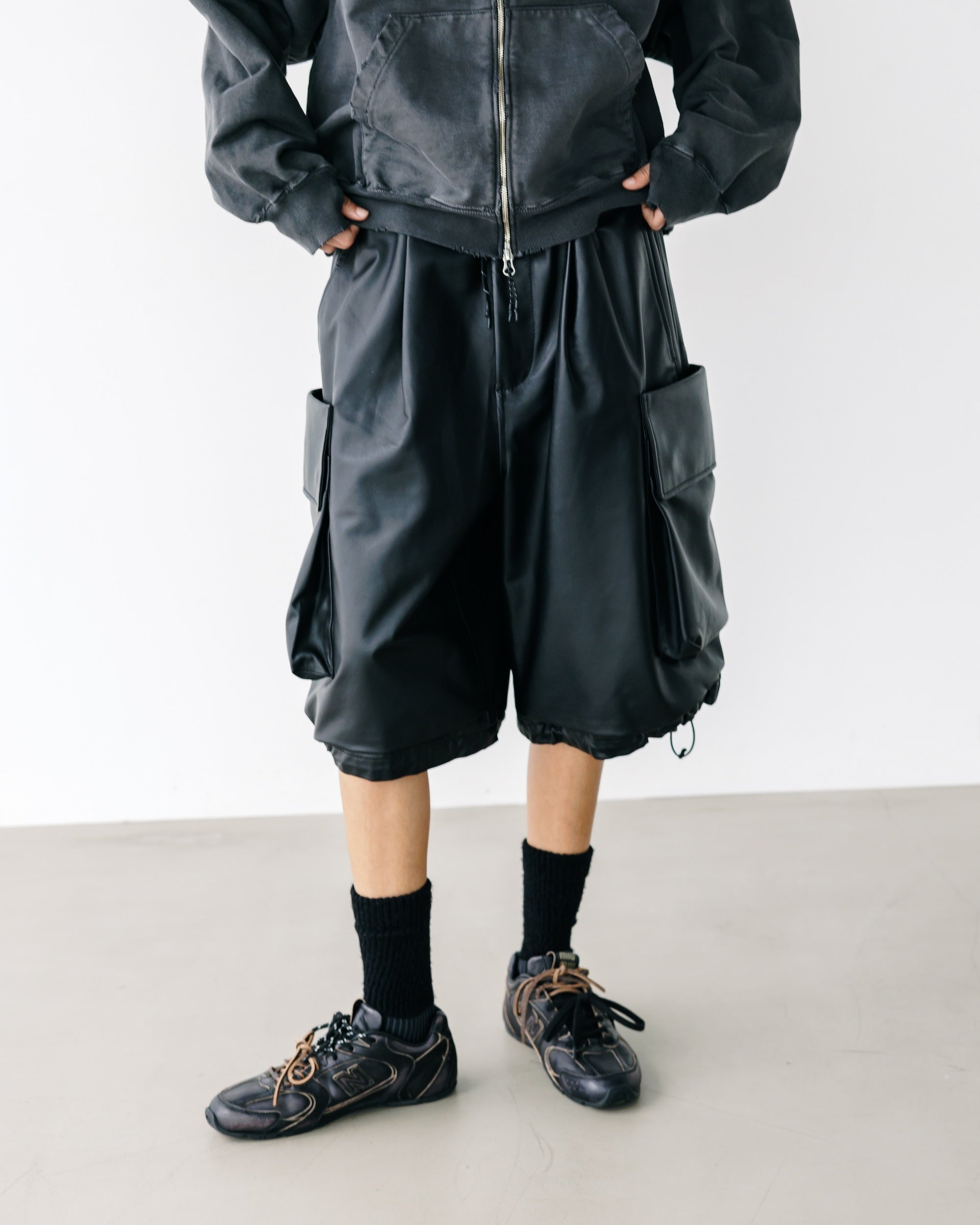 +phenix WINDSTOPPER® by GORE-TEX LABS LEATHER CITY MILITARY HALF PANTS