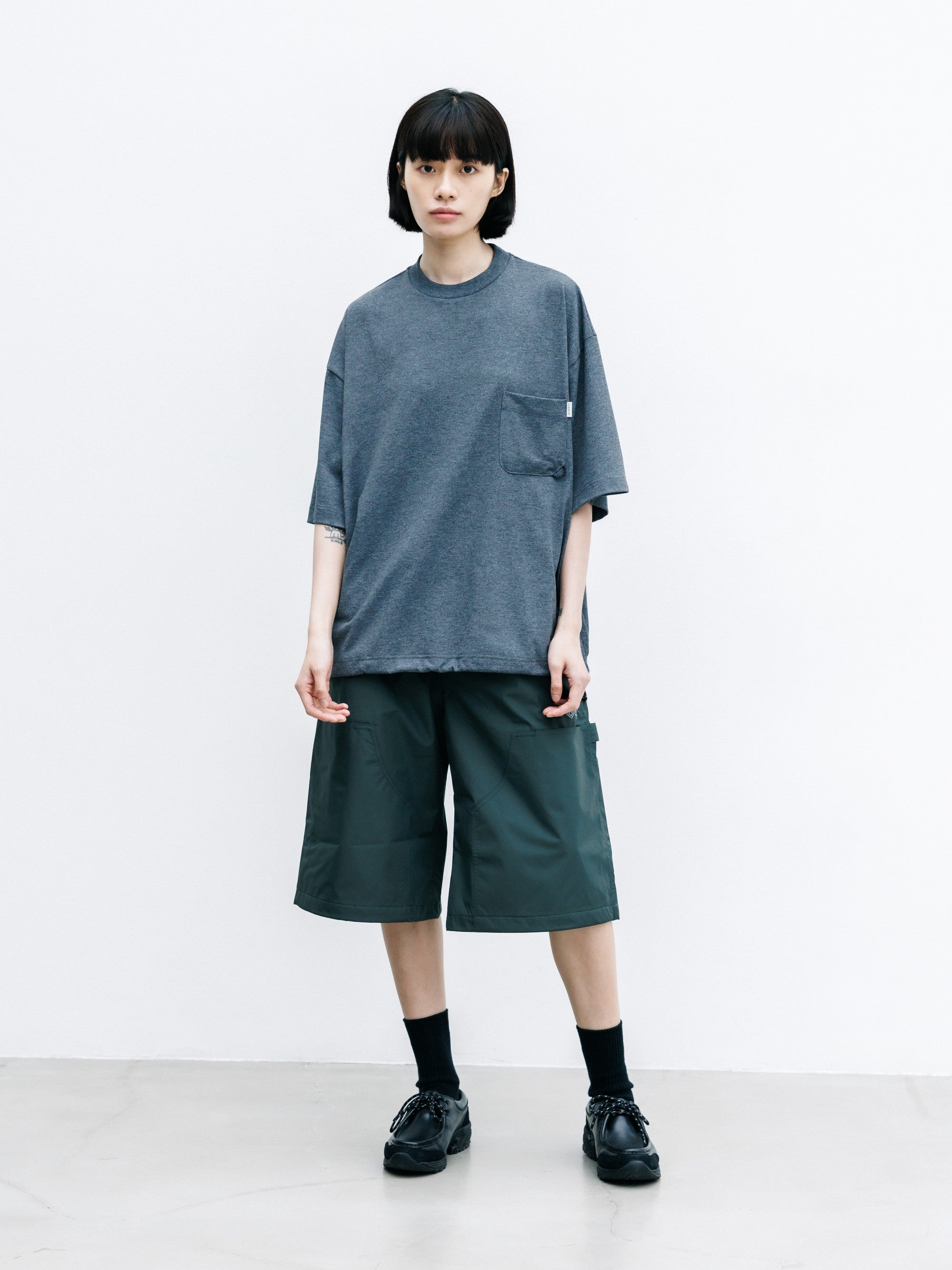 【7.22 WED 20:00- IN STOCK】TECH POCKET S/S T-SHIRT (CHARCOAL)