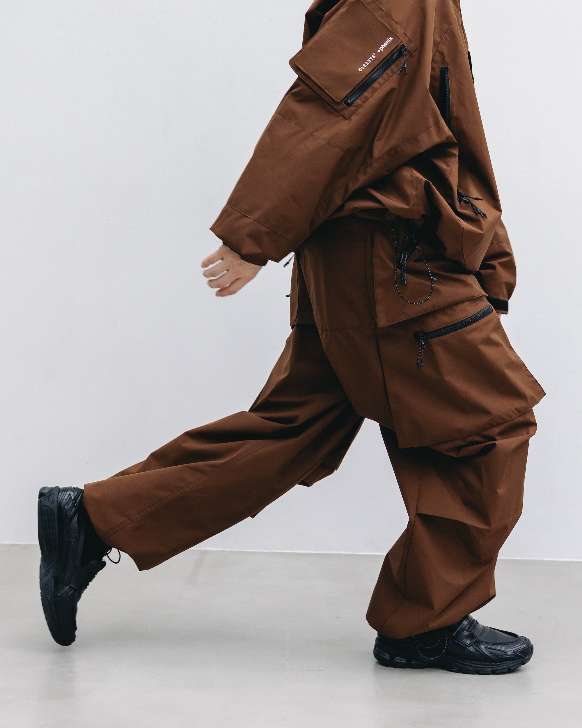 +phenix WINDSTOPPER® by GORE-TEX LABS CITY MILITARY CURVE PANTS (CHOCOLATE BROWN)