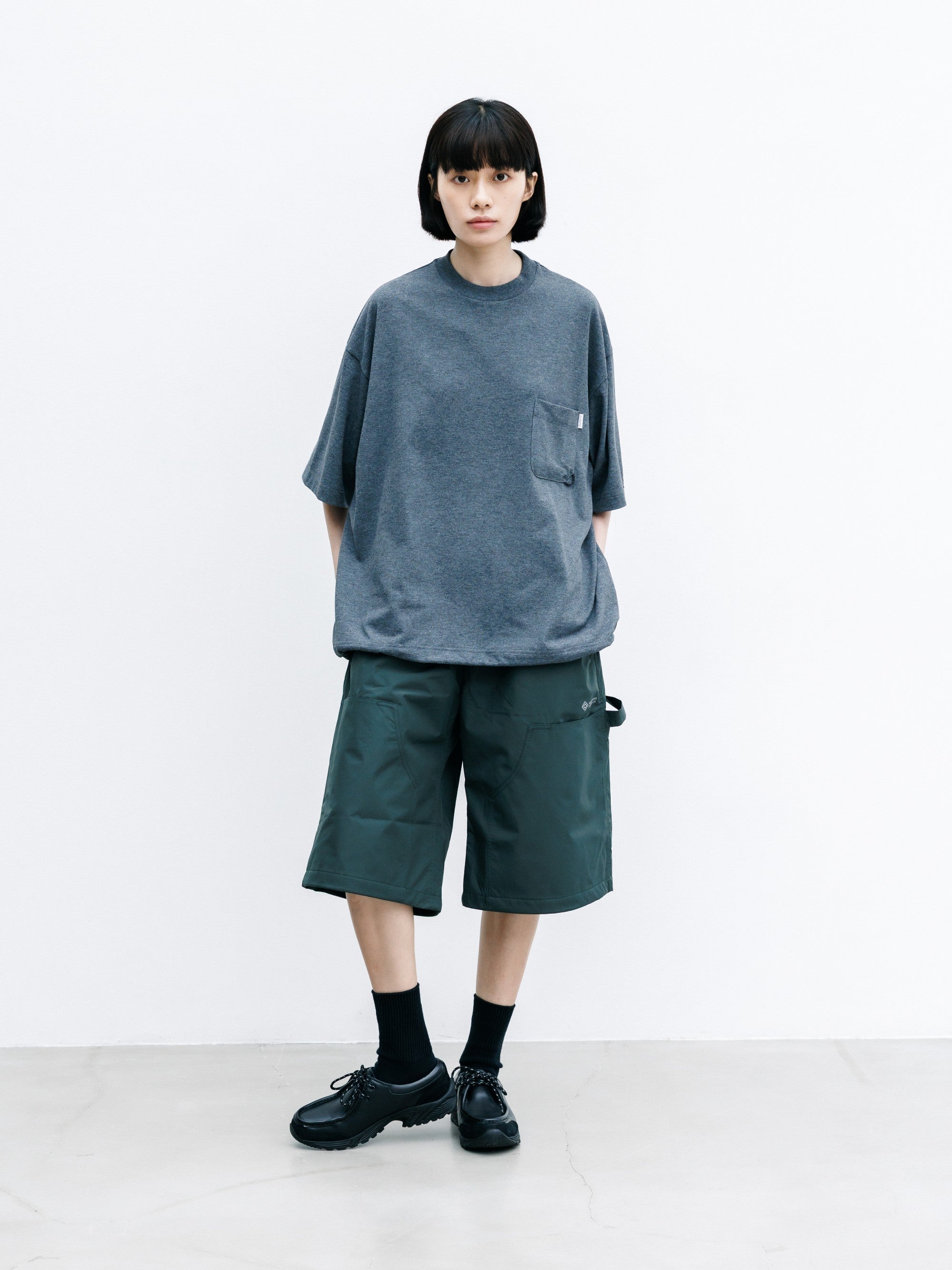 【7.22 WED 20:00- IN STOCK】TECH POCKET S/S T-SHIRT (CHARCOAL)