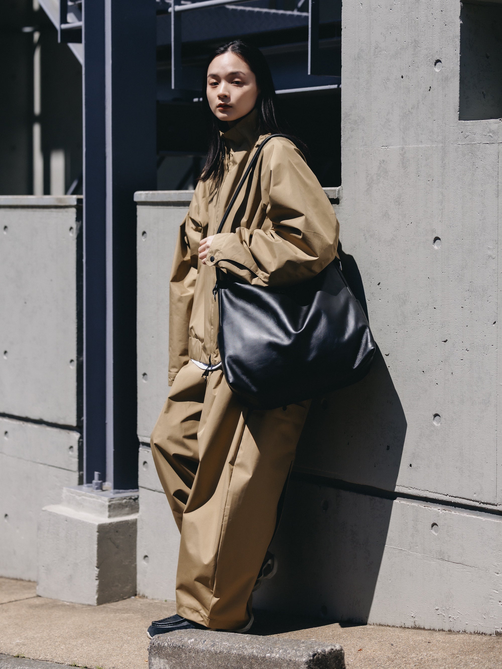 LEATHER NOMAD BAG