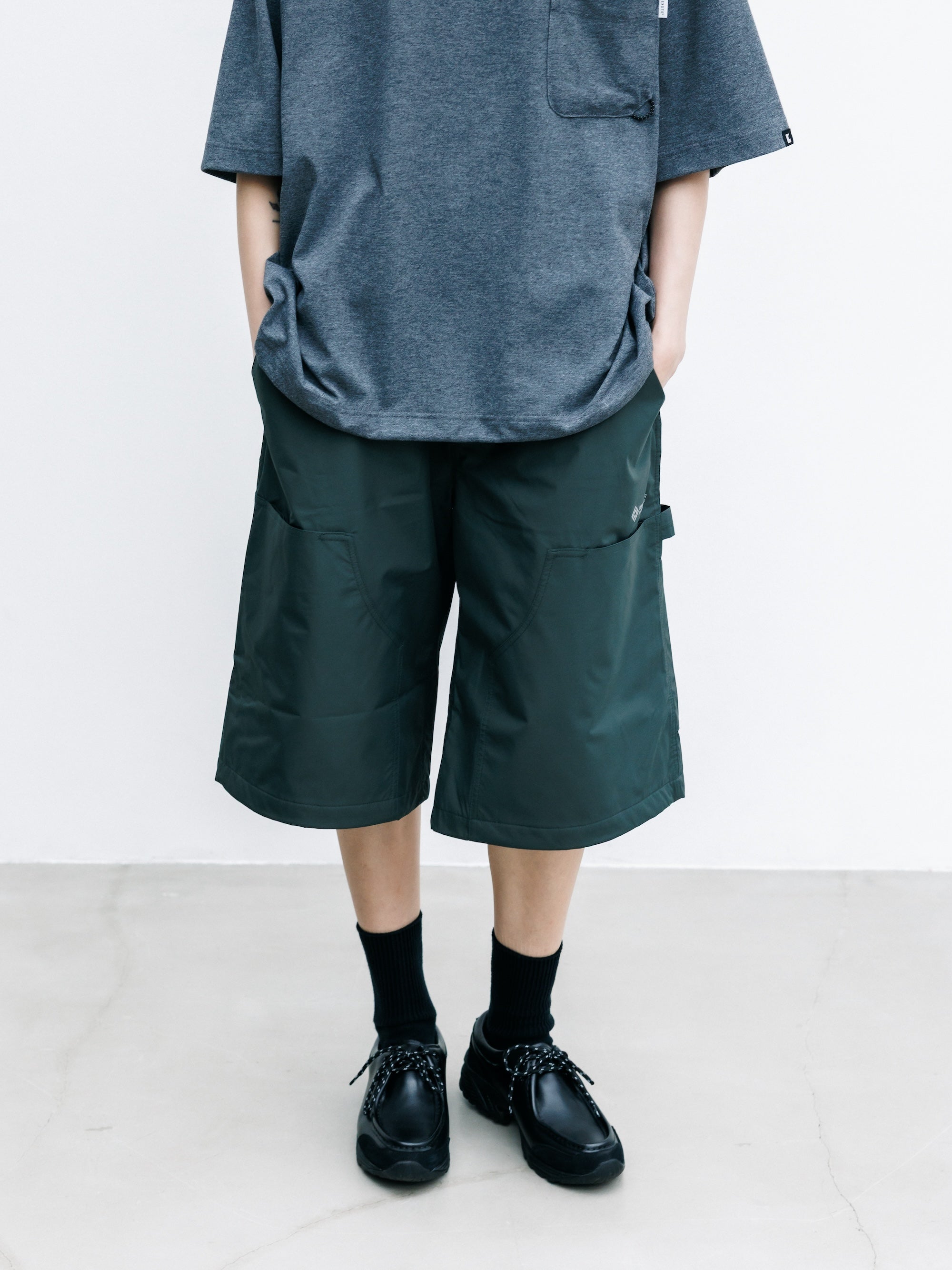 【7.22 WED 20:00- IN STOCK】+phenix WINDSTOPPER® by GORE-TEX LABS CITY DOUBLE KNEE WORKER HALF PANTS (ASPHALT GRAY)
