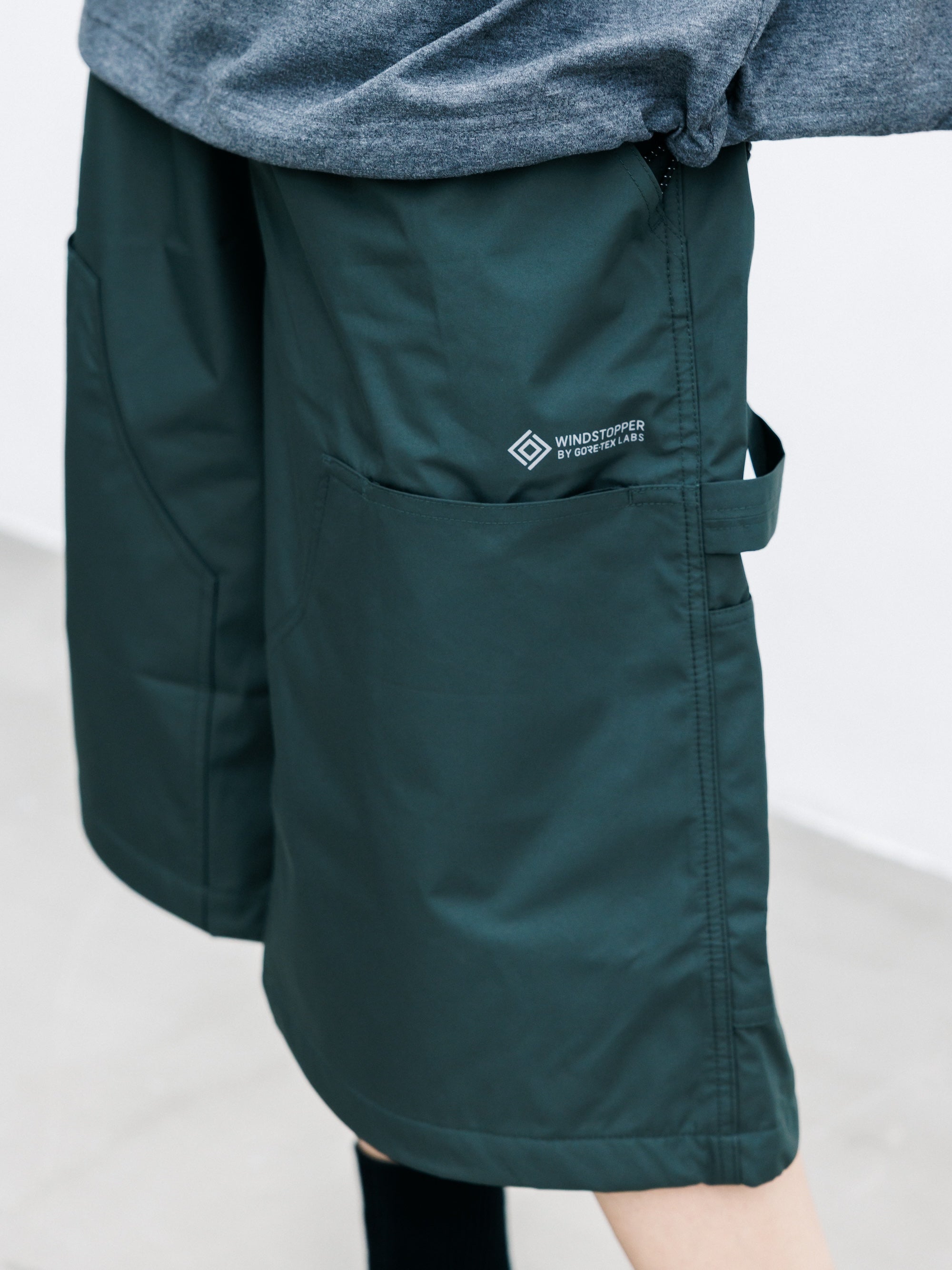 【7.22 WED 20:00- IN STOCK】+phenix WINDSTOPPER® by GORE-TEX LABS CITY DOUBLE KNEE WORKER HALF PANTS (ASPHALT GRAY)
