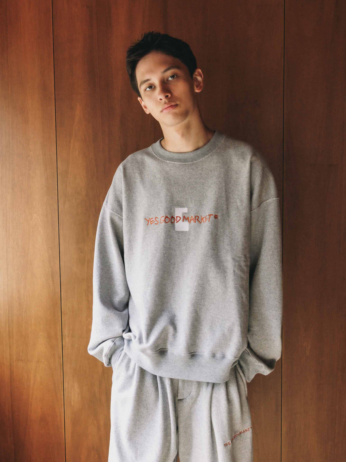 【10.4 SUN 20:00- IN STOCK】【LIMITED】 “C×YES GOOD MARKET" L/S SWEATSHIRT (TOP GRAY)