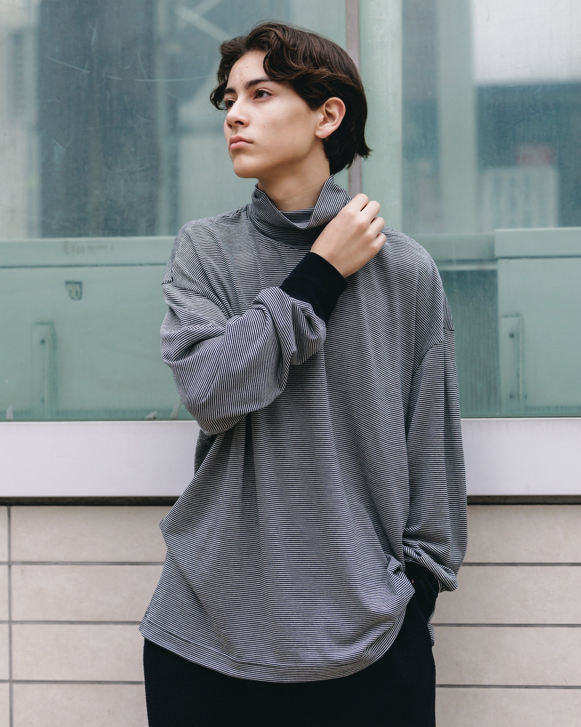 【12.17 WED 20:00- IN STOCK】WOOL BORDER L/S TURTLE NECK T-SHIRT (BLACK×WHITE)