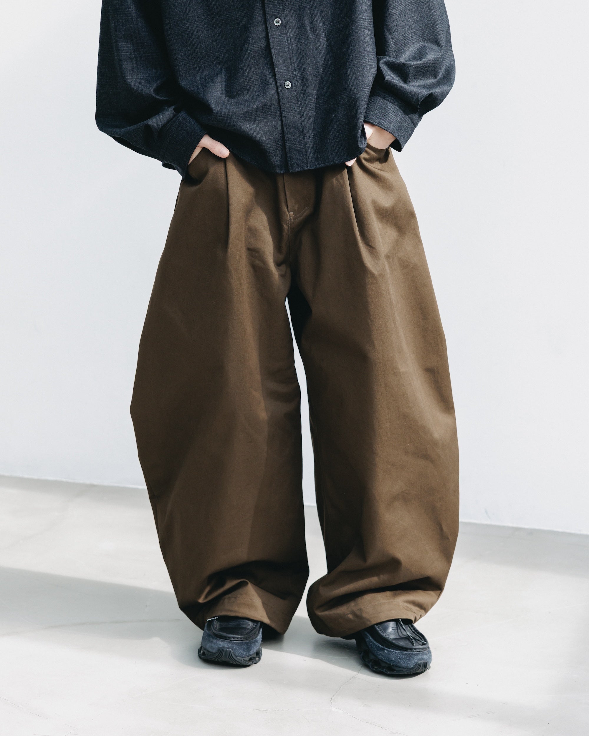 【11.12 WED 20:00- IN STOCK】CITY MASSIVE UTILITY PANTS (BROWN)