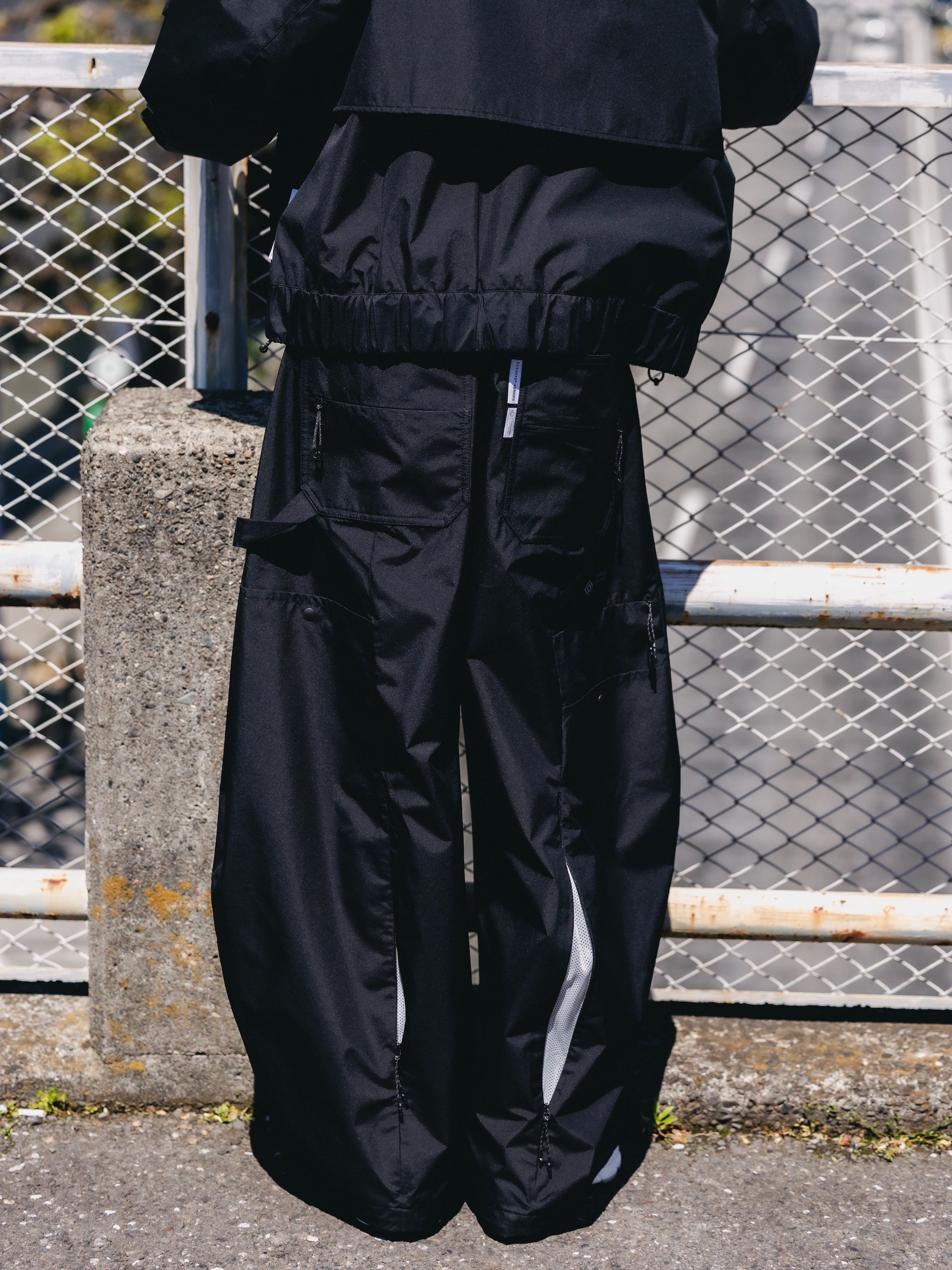【6.10 WED 20:00- IN STOCK】+phenix WINDSTOPPER® by GORE-TEX LABS CITY MASSIVE UTILITY PANTS (BLACK×WHITE)